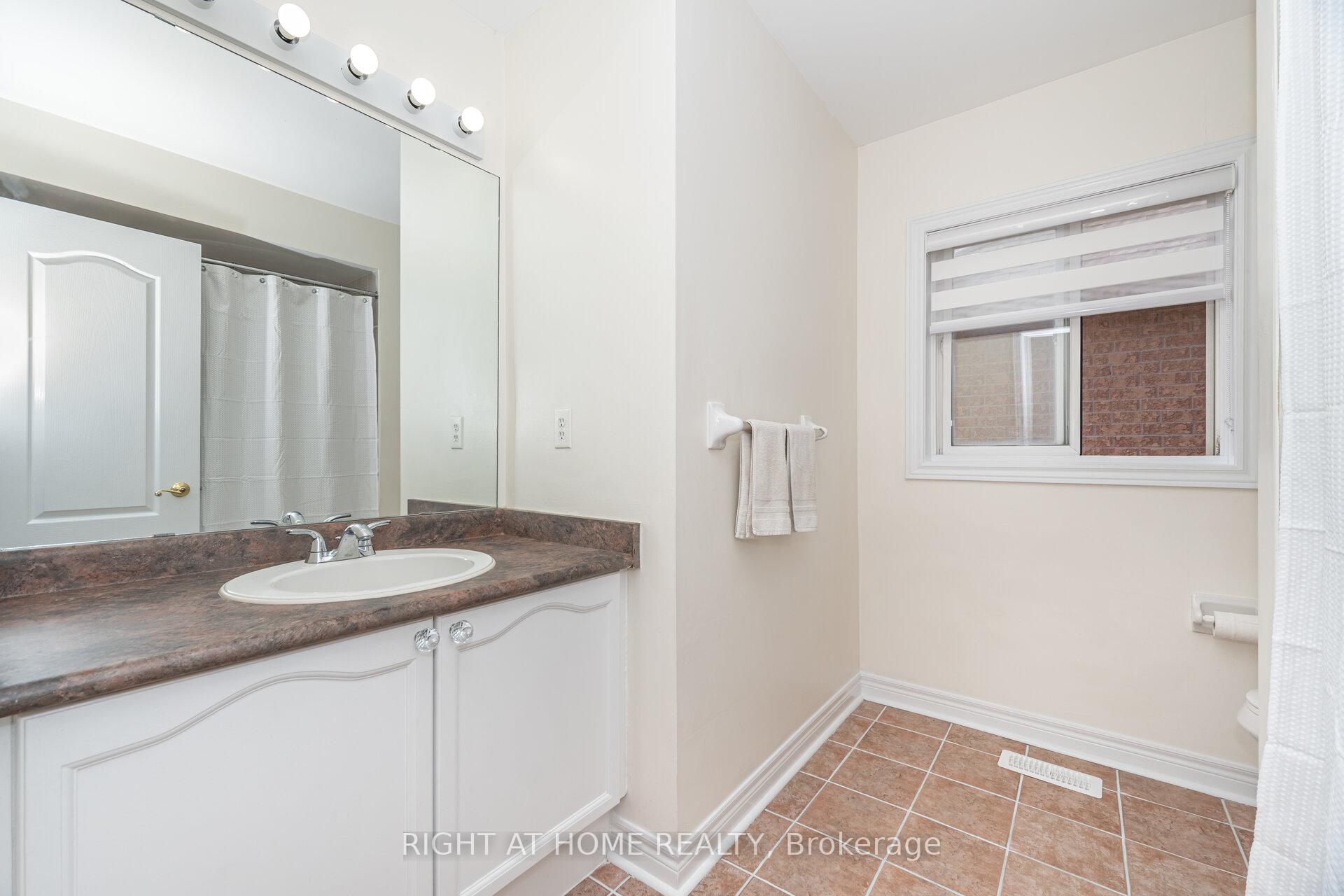 Photo 28 of 2 Melrose Gardens, Brampton, Snelgrove — HOMEH