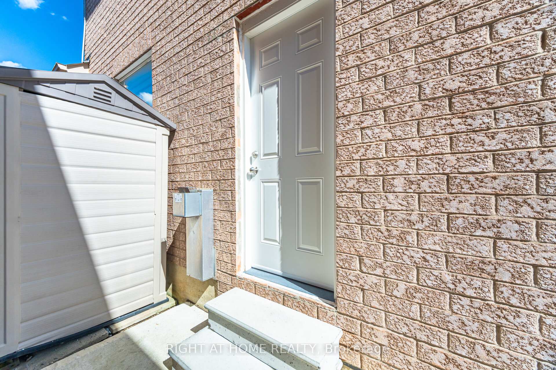 Photo 29 of 2 Melrose Gardens, Brampton, Snelgrove — HOMEH