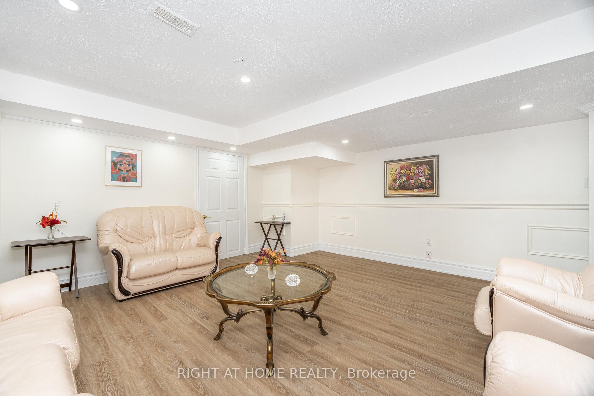 Photo 34 of 2 Melrose Gardens, Brampton, Snelgrove — HOMEH