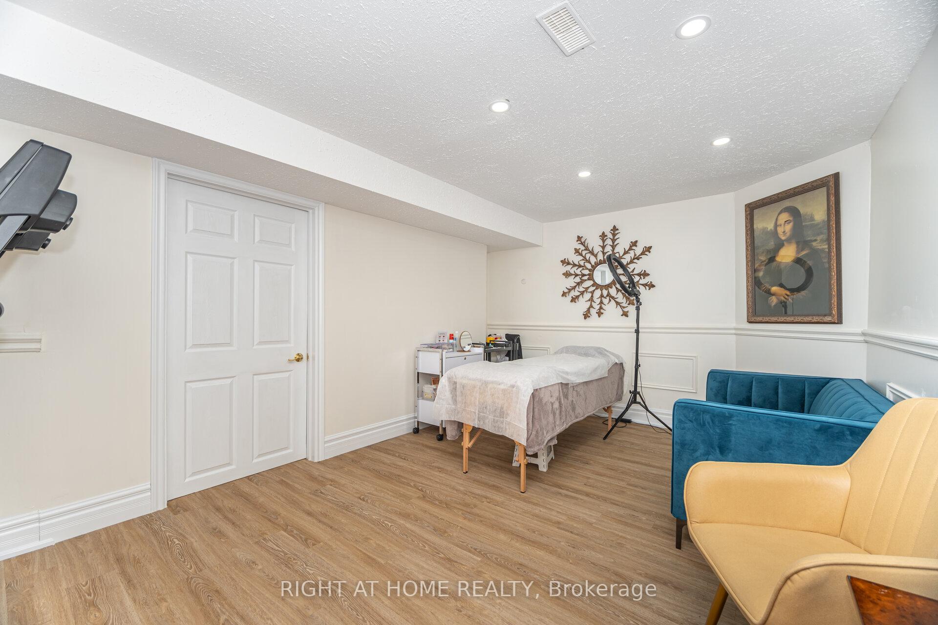 Photo 38 of 2 Melrose Gardens, Brampton, Snelgrove — HOMEH