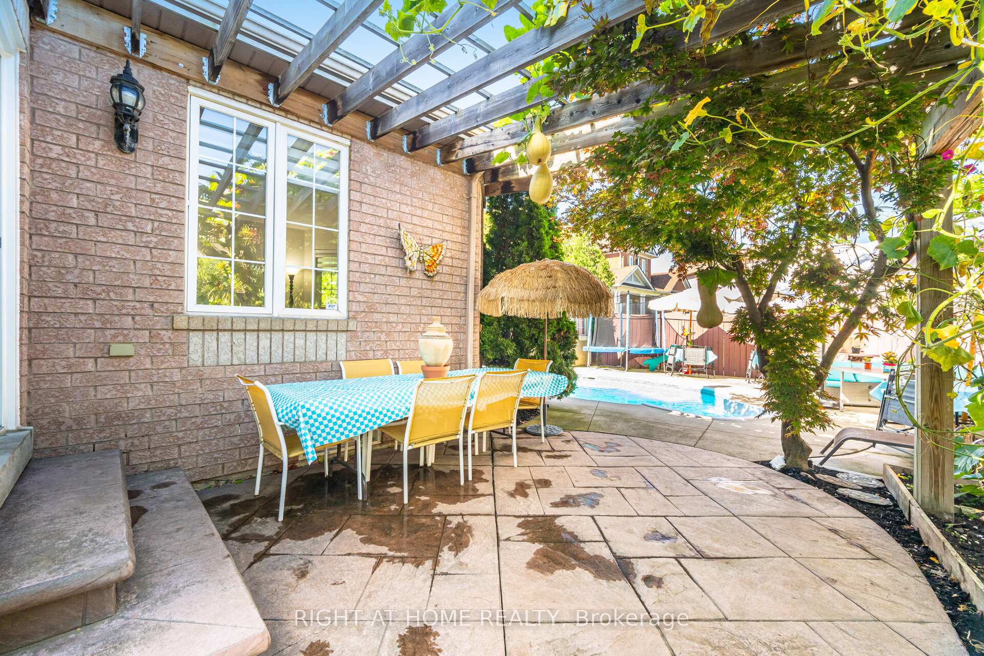 Photo 44 of 2 Melrose Gardens, Brampton, Snelgrove — HOMEH