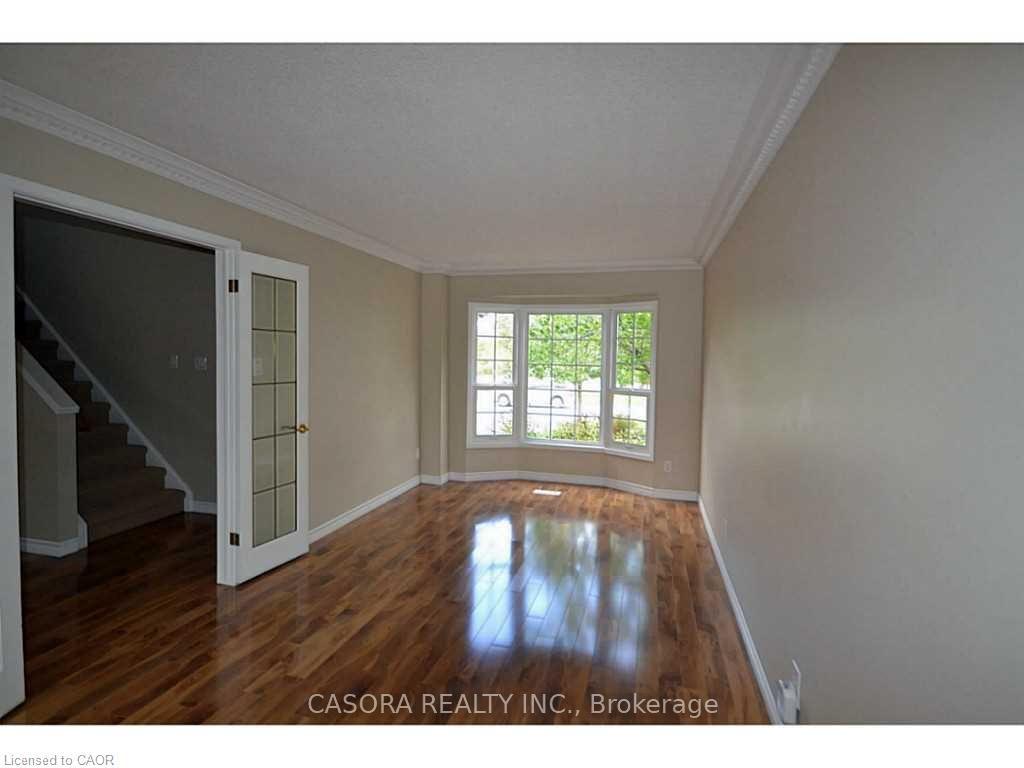 Photo 4 of 2461 Headon Forest Drive, Burlington, Headon — HOMEH