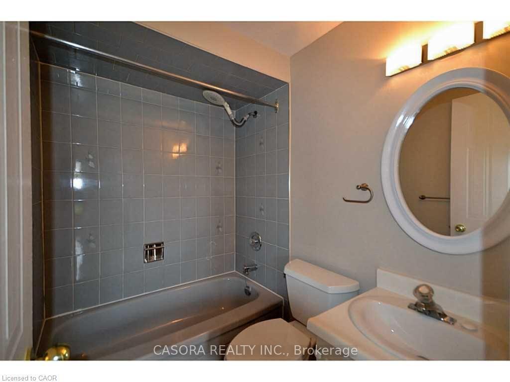 Photo 13 of 2461 Headon Forest Drive, Burlington, Headon — HOMEH