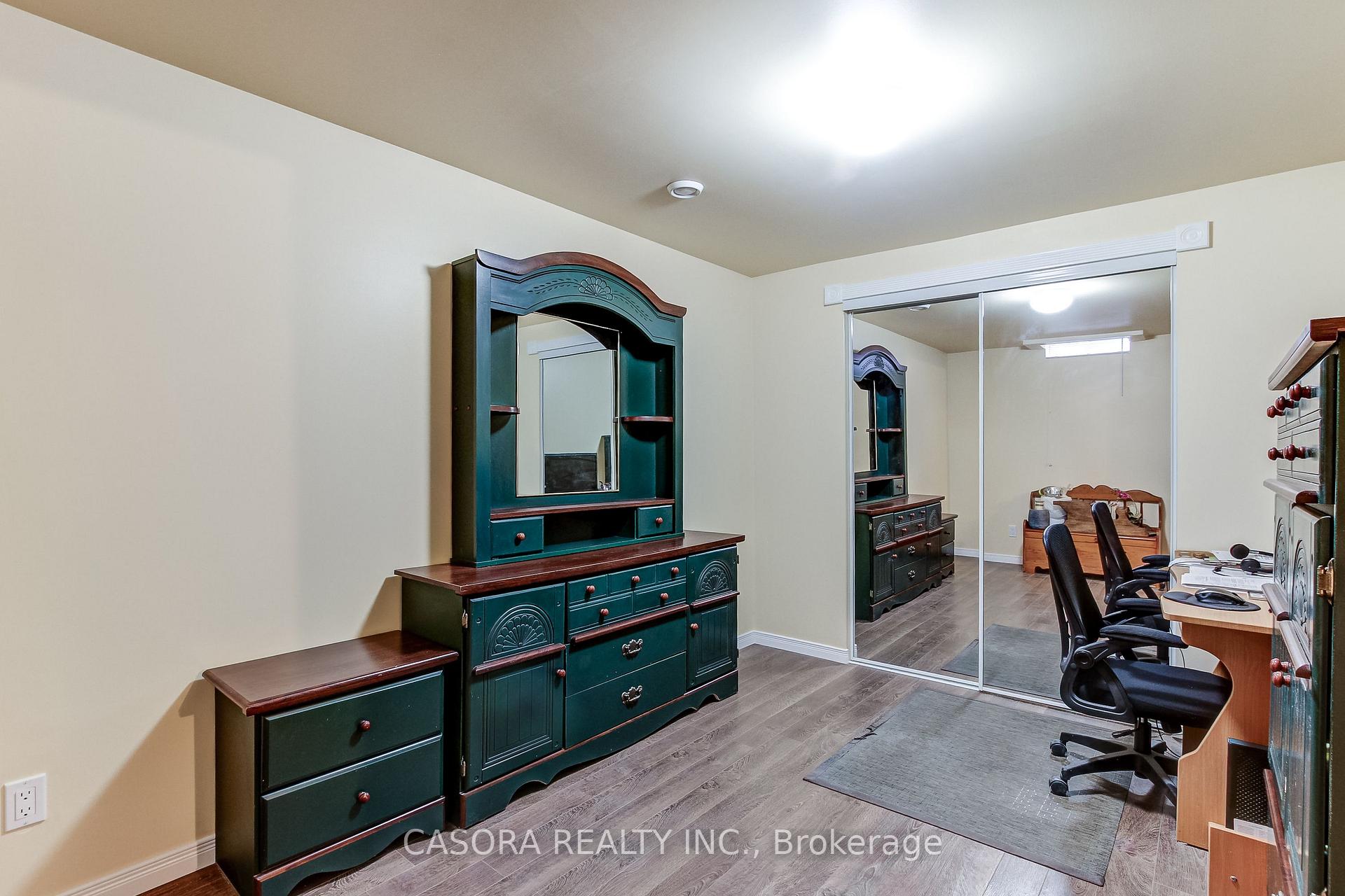 Photo 19 of 2461 Headon Forest Drive, Burlington, Headon — HOMEH