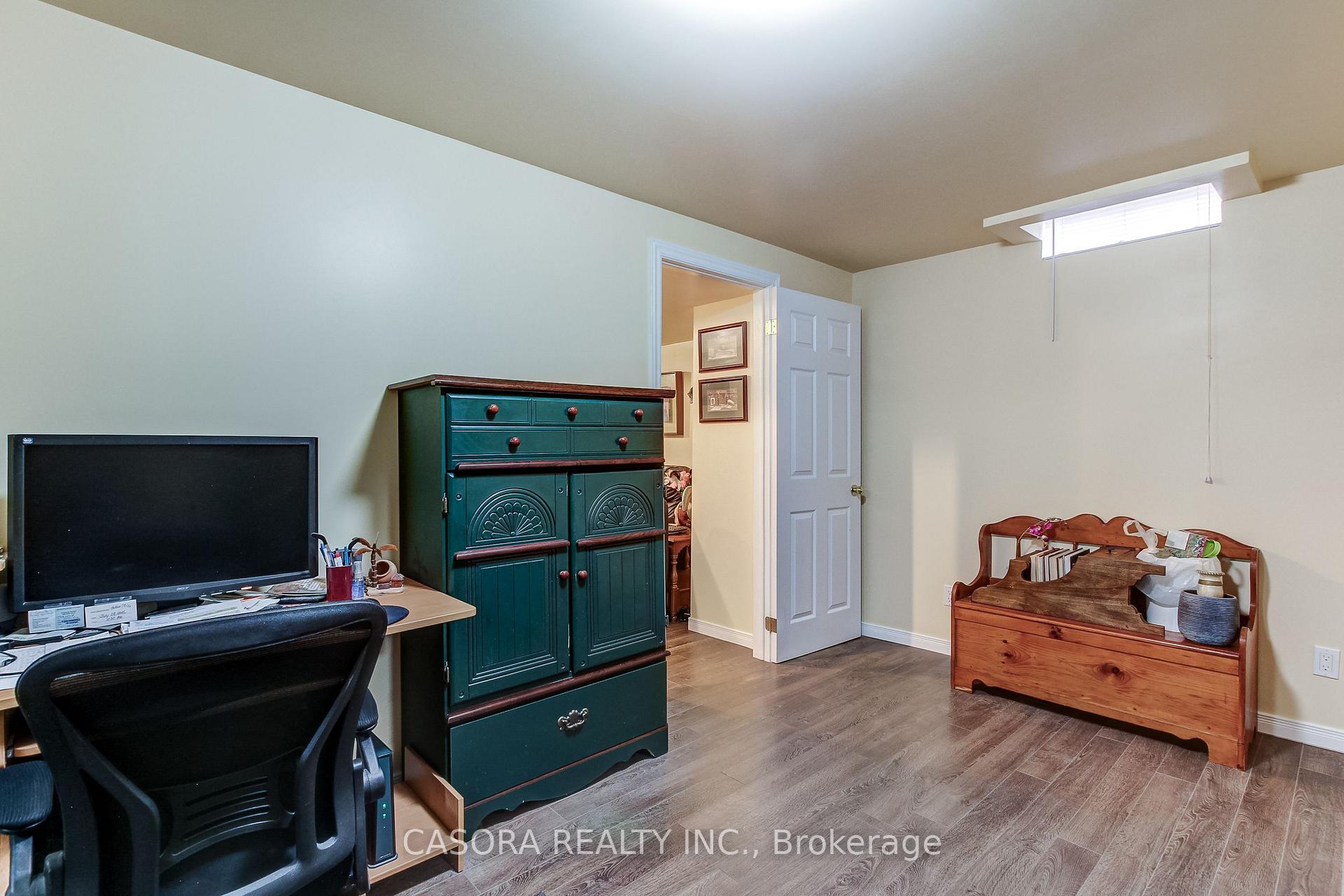 Photo 20 of 2461 Headon Forest Drive, Burlington, Headon — HOMEH