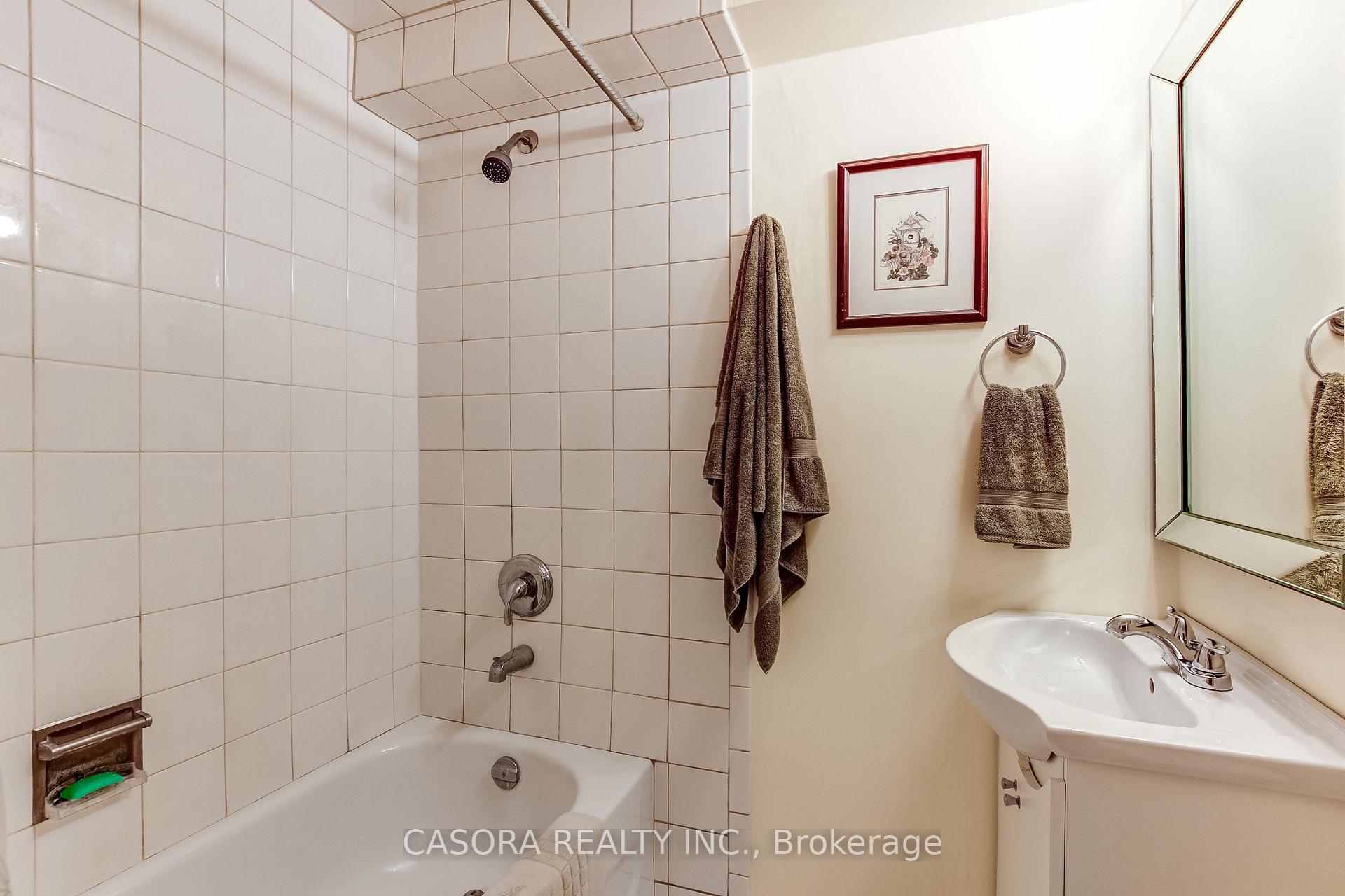 Photo 23 of 2461 Headon Forest Drive, Burlington, Headon — HOMEH