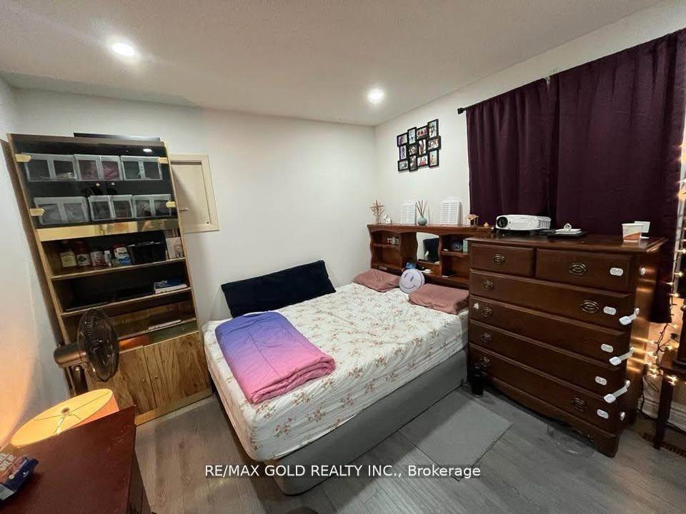 Photo 15 of 36 Windmill Boulevard, Brampton, Fletcher's Creek South — HOMEH