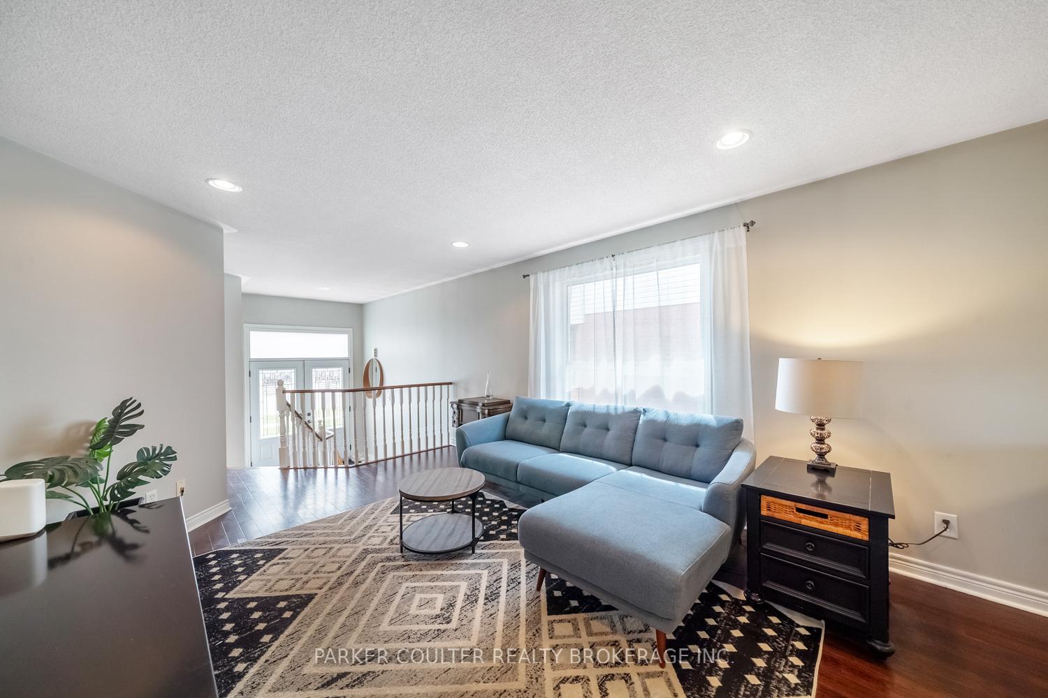 Photo 5 of 216 Mapleton Avenue, Barrie, Holly — HOMEH