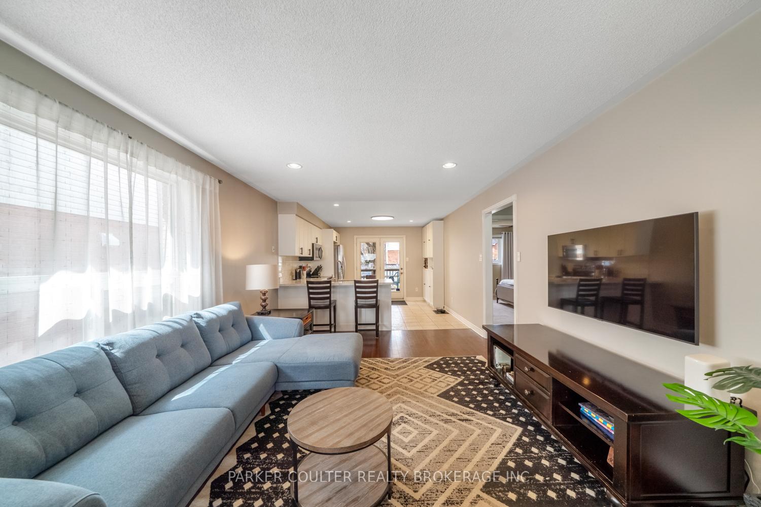 Photo 7 of 216 Mapleton Avenue, Barrie, Holly — HOMEH