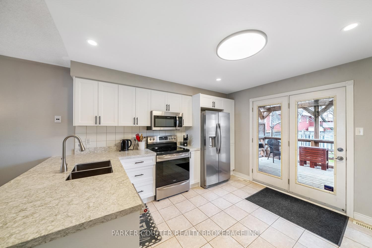 Photo 10 of 216 Mapleton Avenue, Barrie, Holly — HOMEH