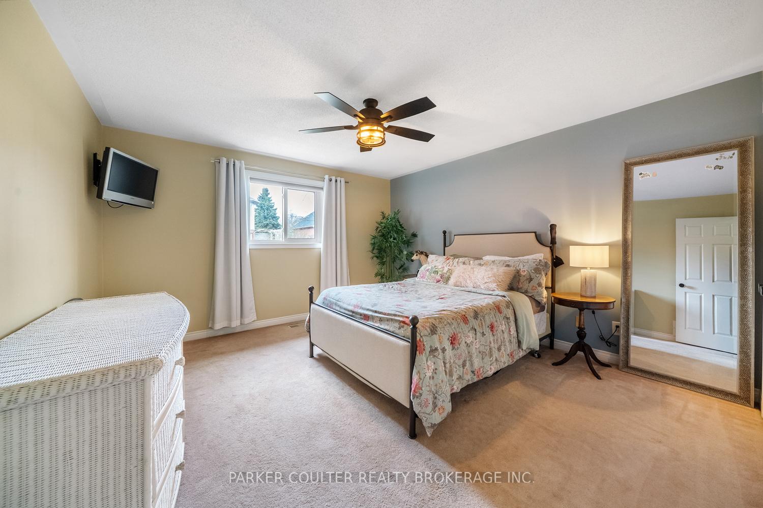 Photo 25 of 216 Mapleton Avenue, Barrie, Holly — HOMEH