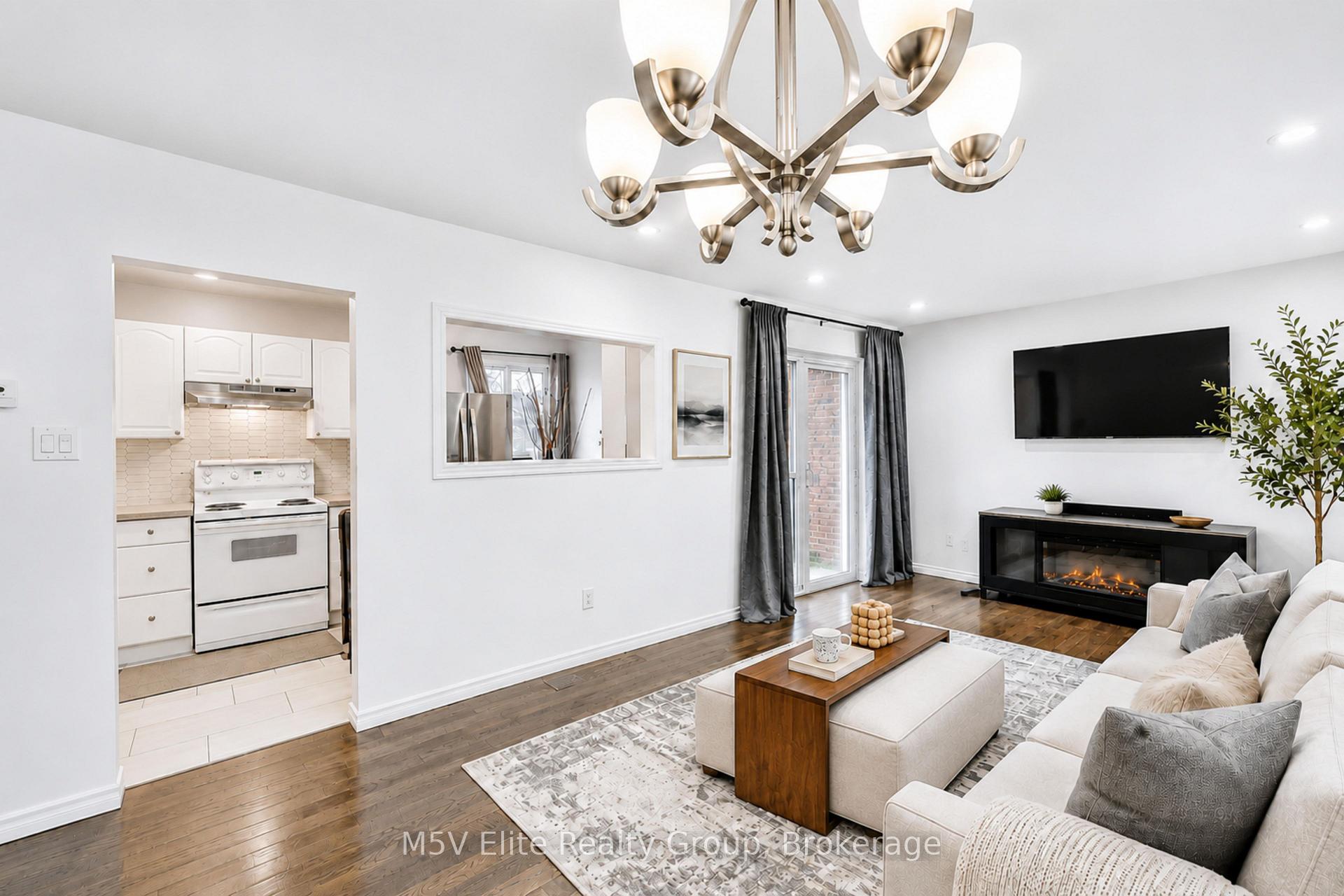Photo 3 of Unit 2, 105 Dovedale Drive, Whitby, Downtown Whitby — HOMEH