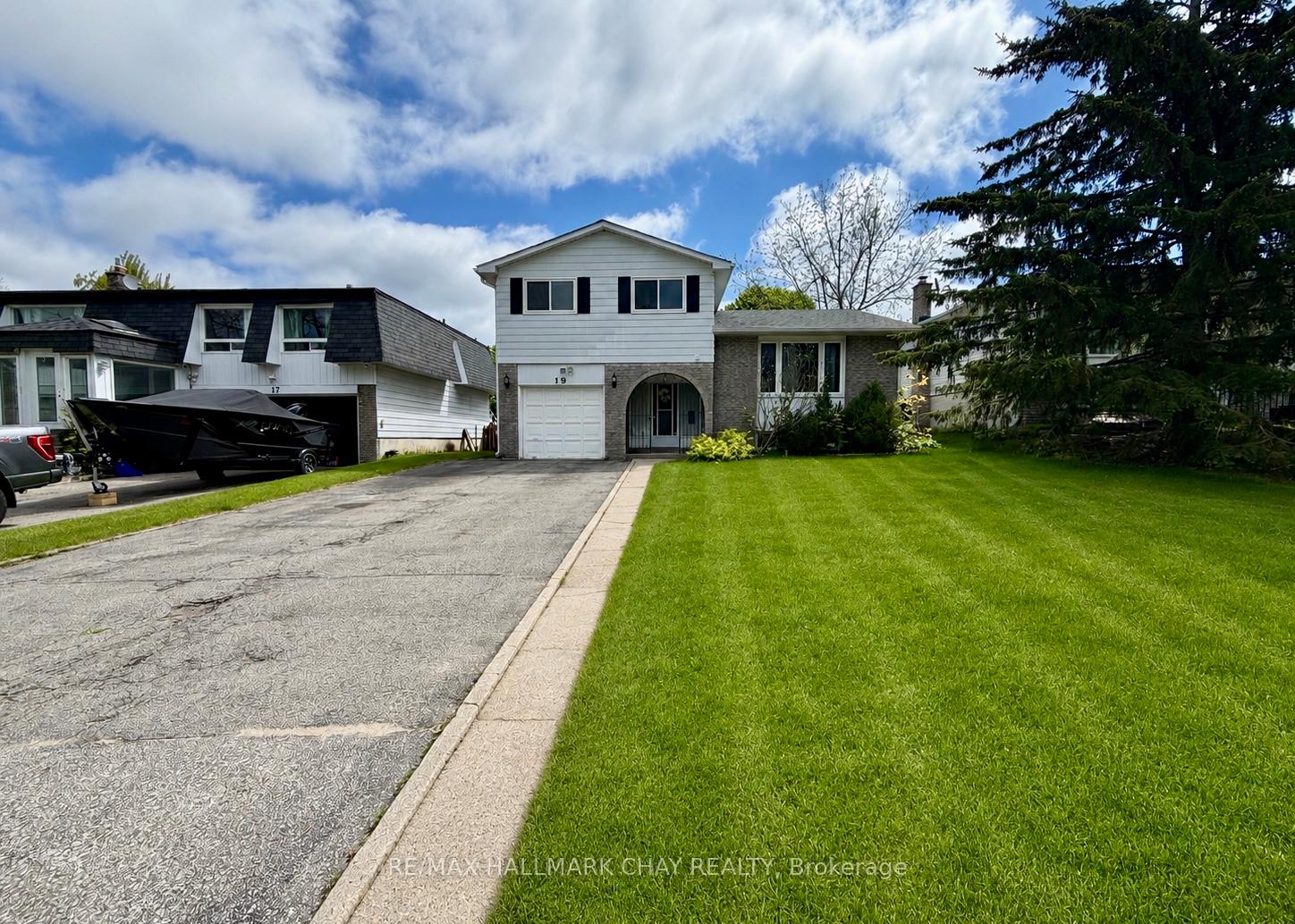 Photo 1 of 19 Carol Road, Barrie, Allandale Heights — HOMEH