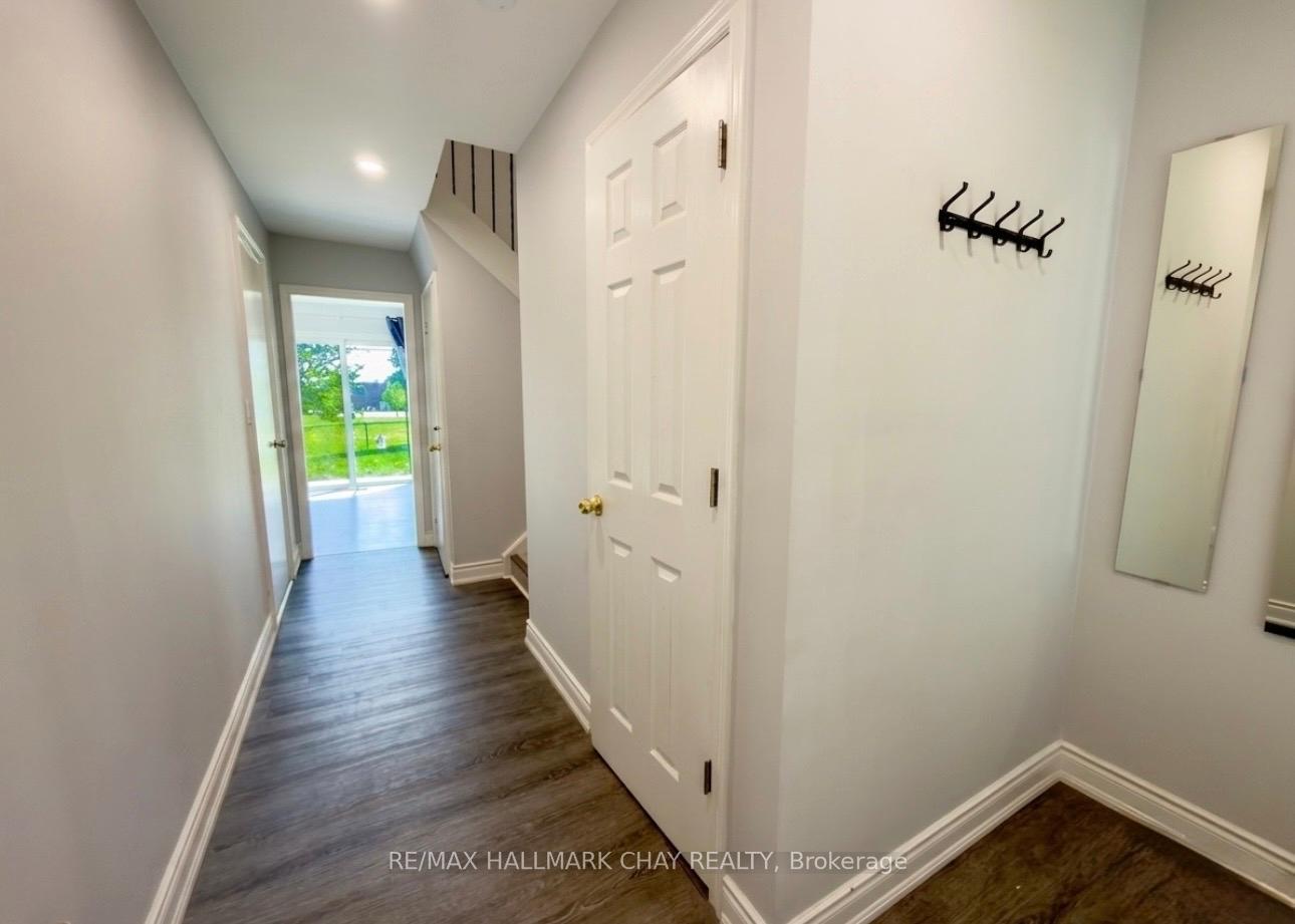 Photo 3 of 19 Carol Road, Barrie, Allandale Heights — HOMEH