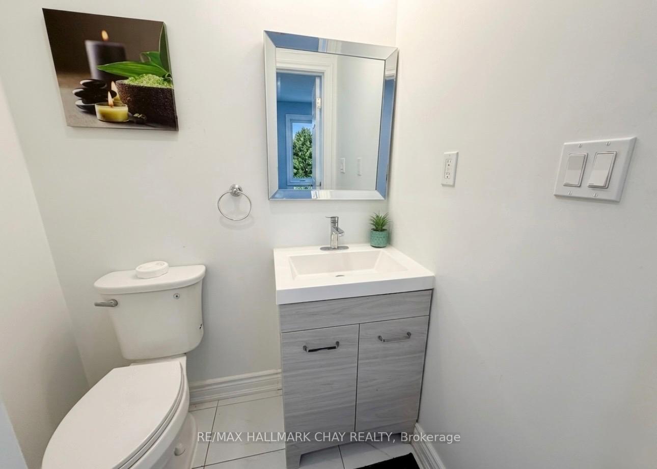 Photo 4 of 19 Carol Road, Barrie, Allandale Heights — HOMEH