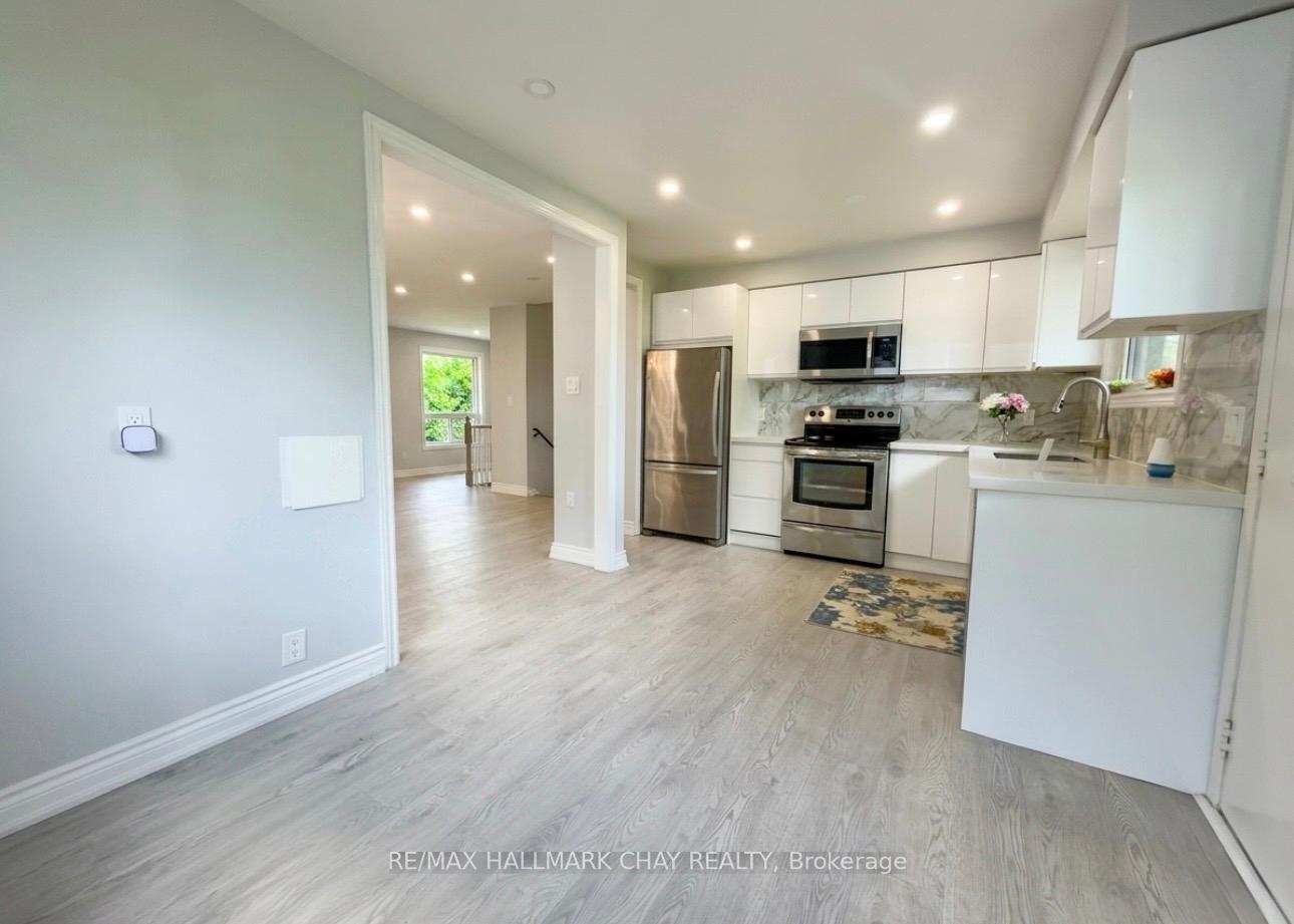 Photo 10 of 19 Carol Road, Barrie, Allandale Heights — HOMEH