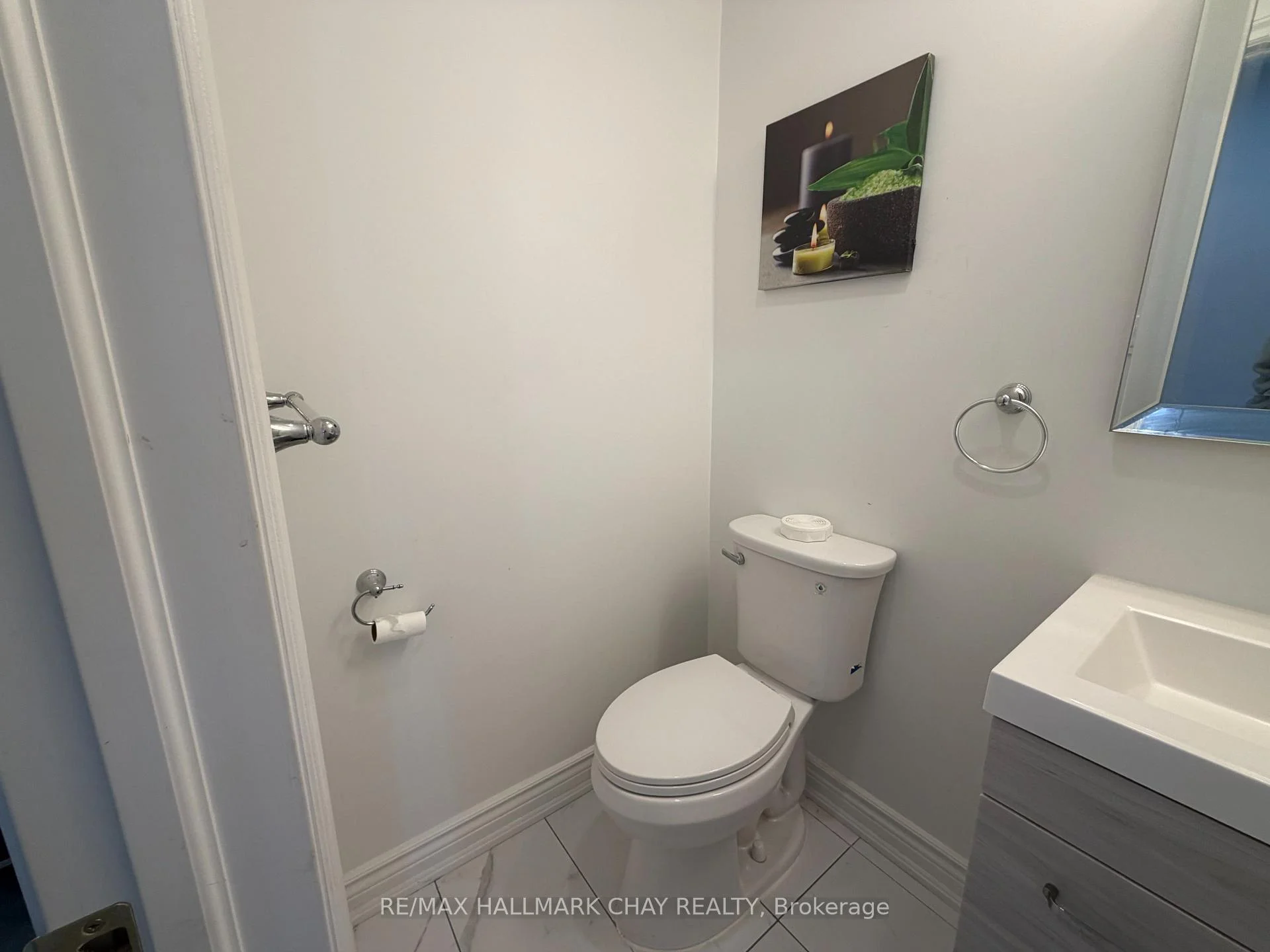 Photo 5 of 19 Carol Road, Barrie, Allandale Heights — HOMEH
