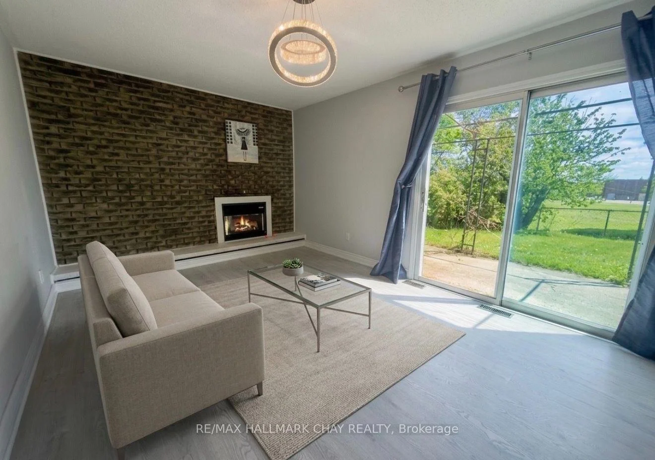 Photo 7 of 19 Carol Road, Barrie, Allandale Heights — HOMEH