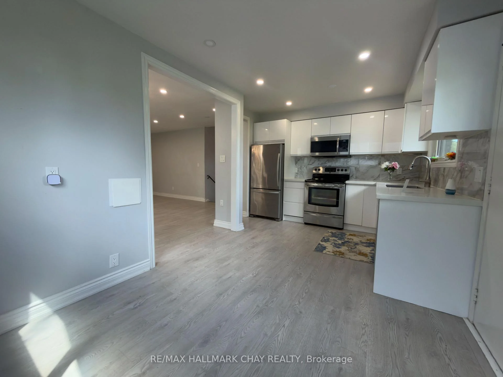Photo 9 of 19 Carol Road, Barrie, Allandale Heights — HOMEH