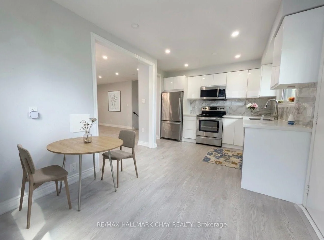 Photo 11 of 19 Carol Road, Barrie, Allandale Heights — HOMEH
