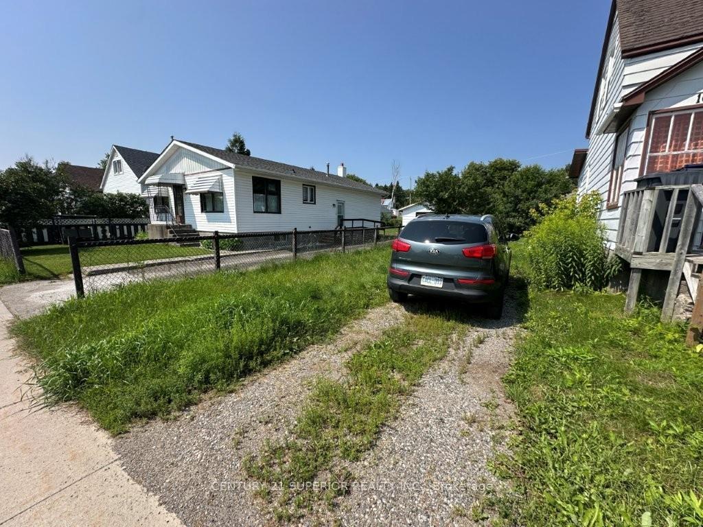 Photo 3 of 161 Bell Street, Nipigon — HOMEH