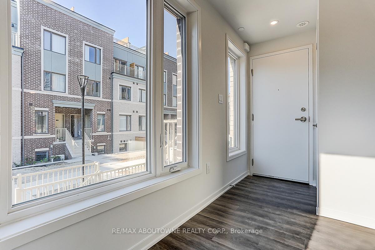 Photo 3 of Unit 71, 5 William Jackson Way, Etobicoke, New Toronto — HOMEH