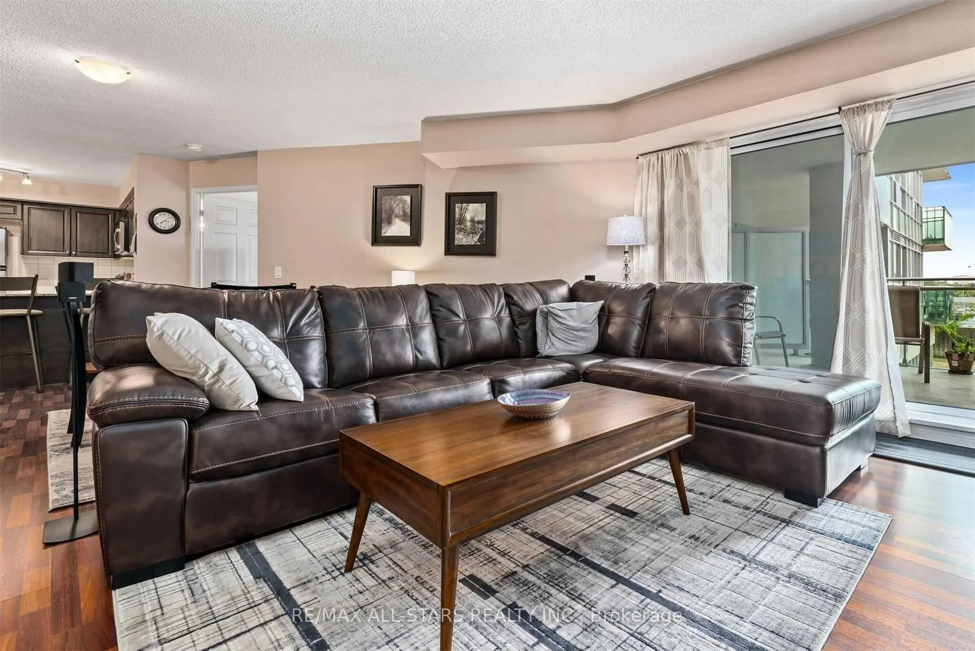 Photo 7 of Unit 201, 60 Fairfax Crescent, Scarborough, Clairlea-Birchmount — HOMEH
