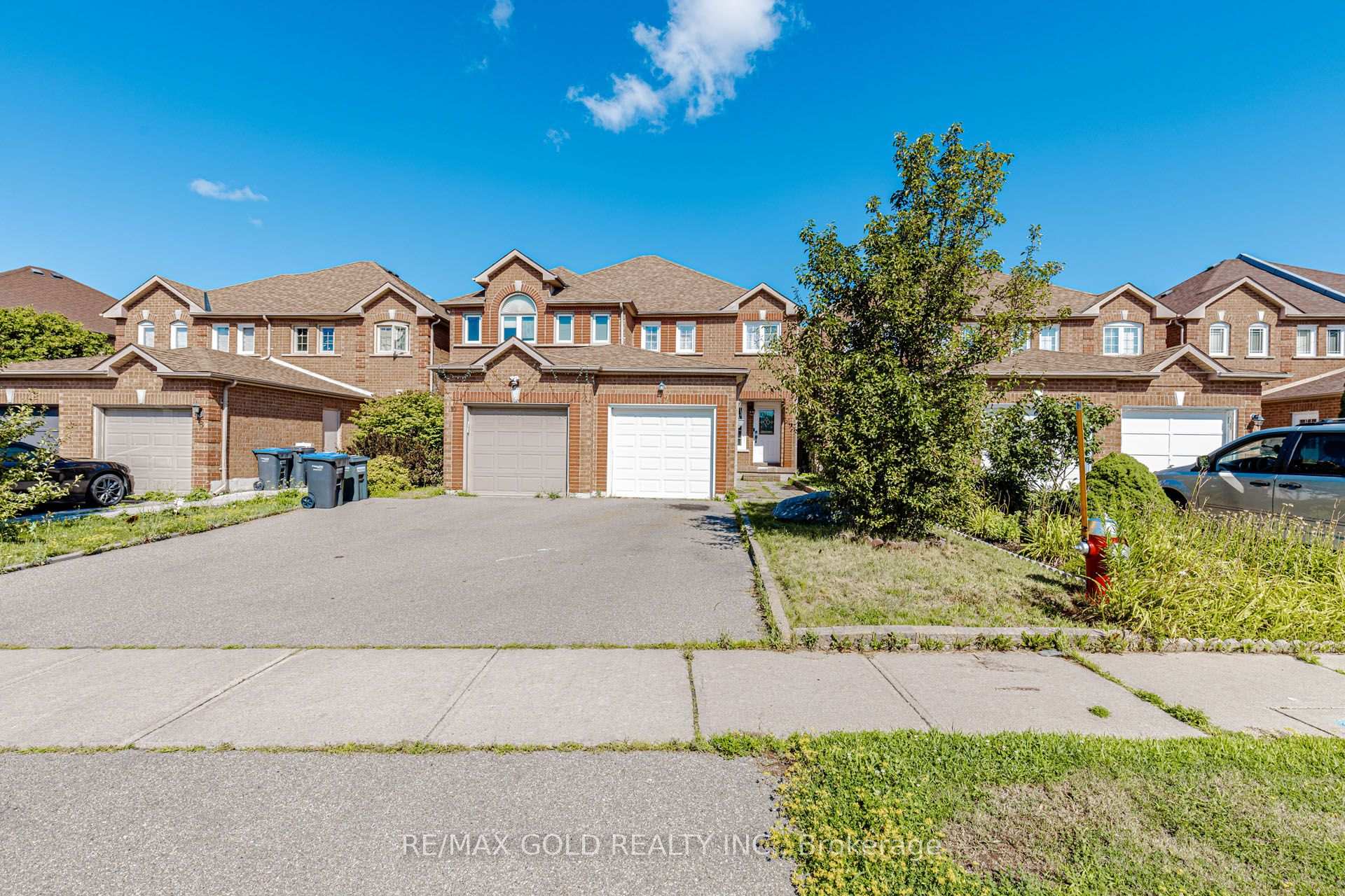 Photo 1 of 12 Mccleave Crescent, Brampton, Fletcher's West — HOMEH