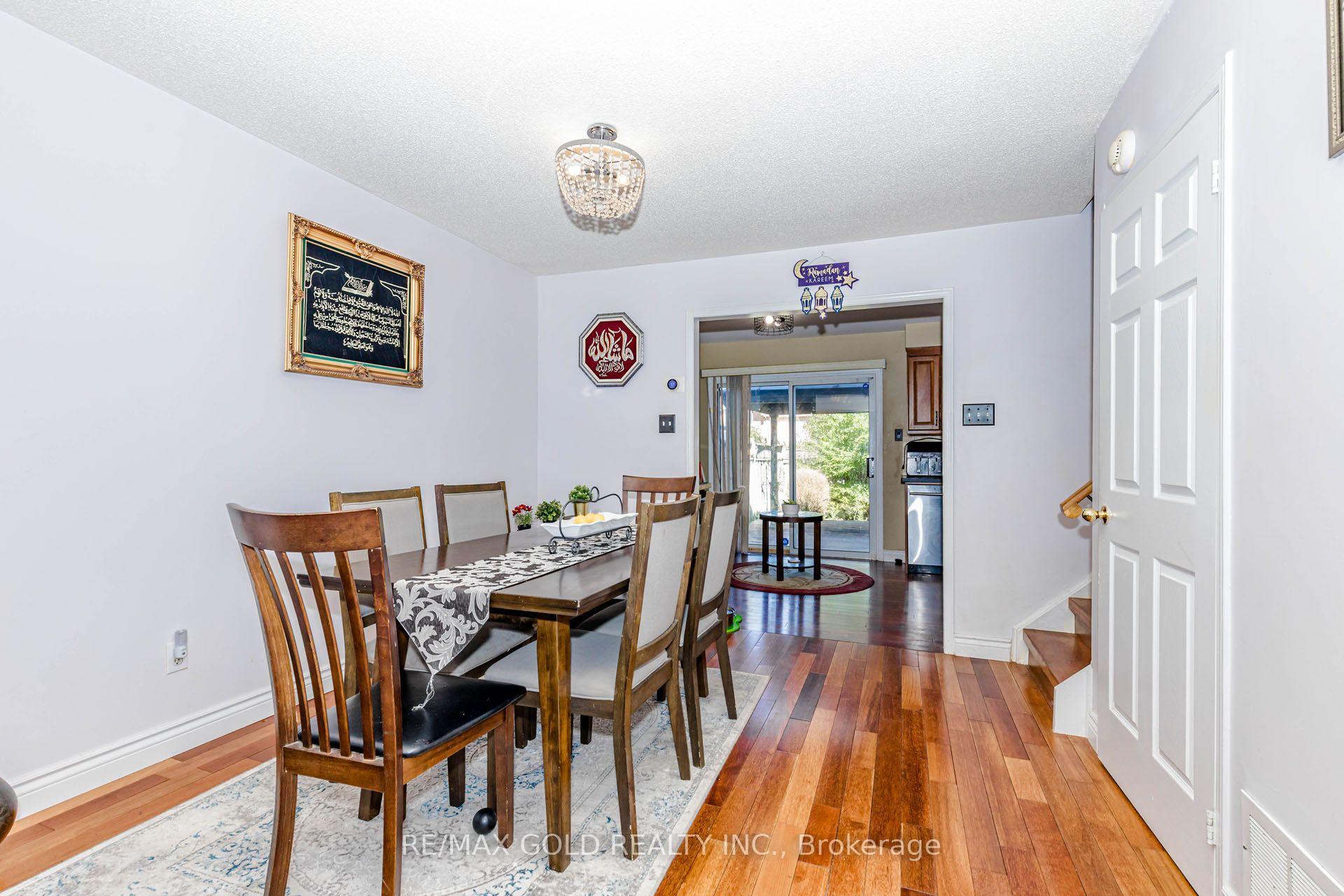 Photo 11 of 12 Mccleave Crescent, Brampton, Fletcher's West — HOMEH
