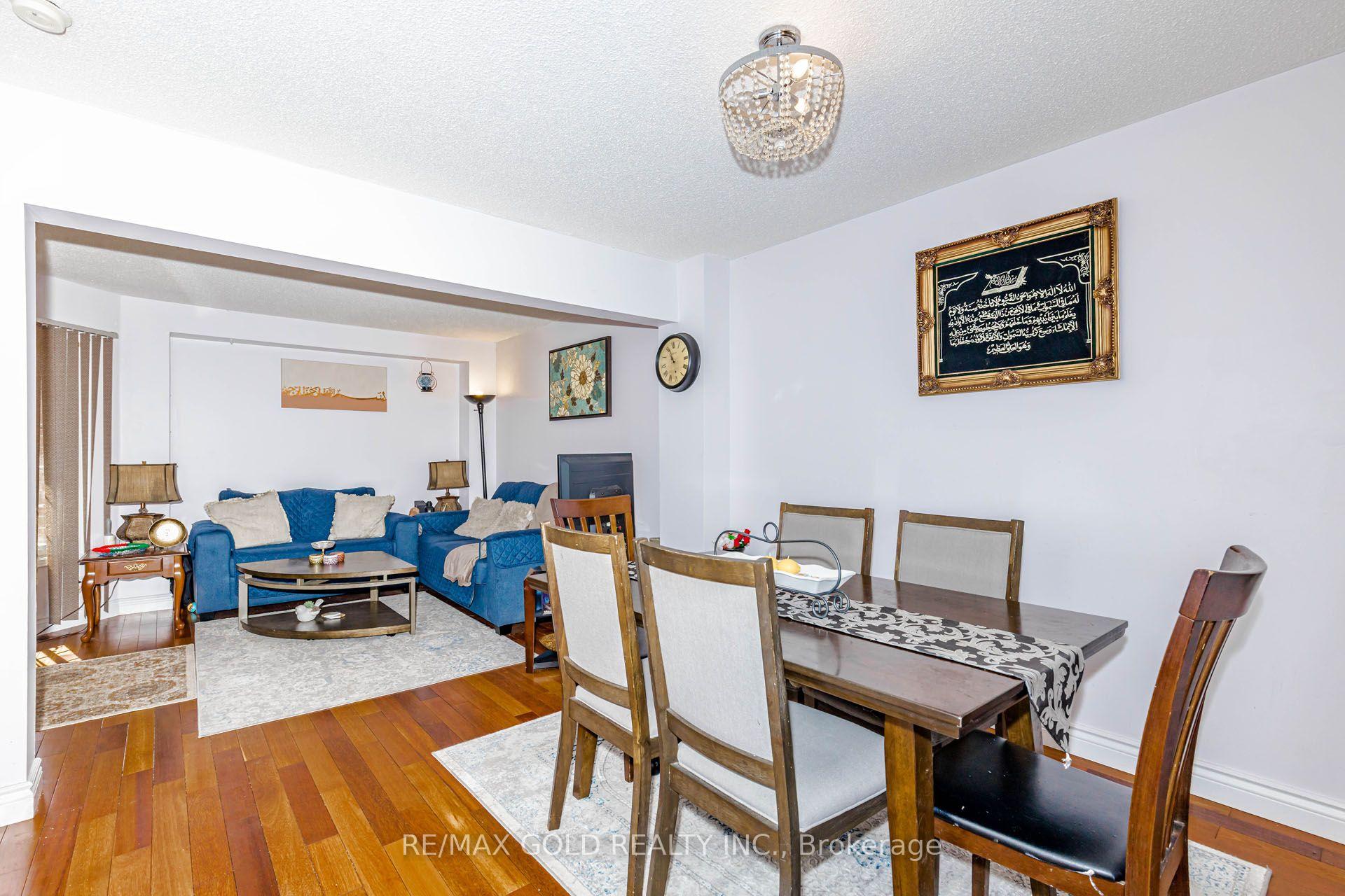 Photo 12 of 12 Mccleave Crescent, Brampton, Fletcher's West — HOMEH