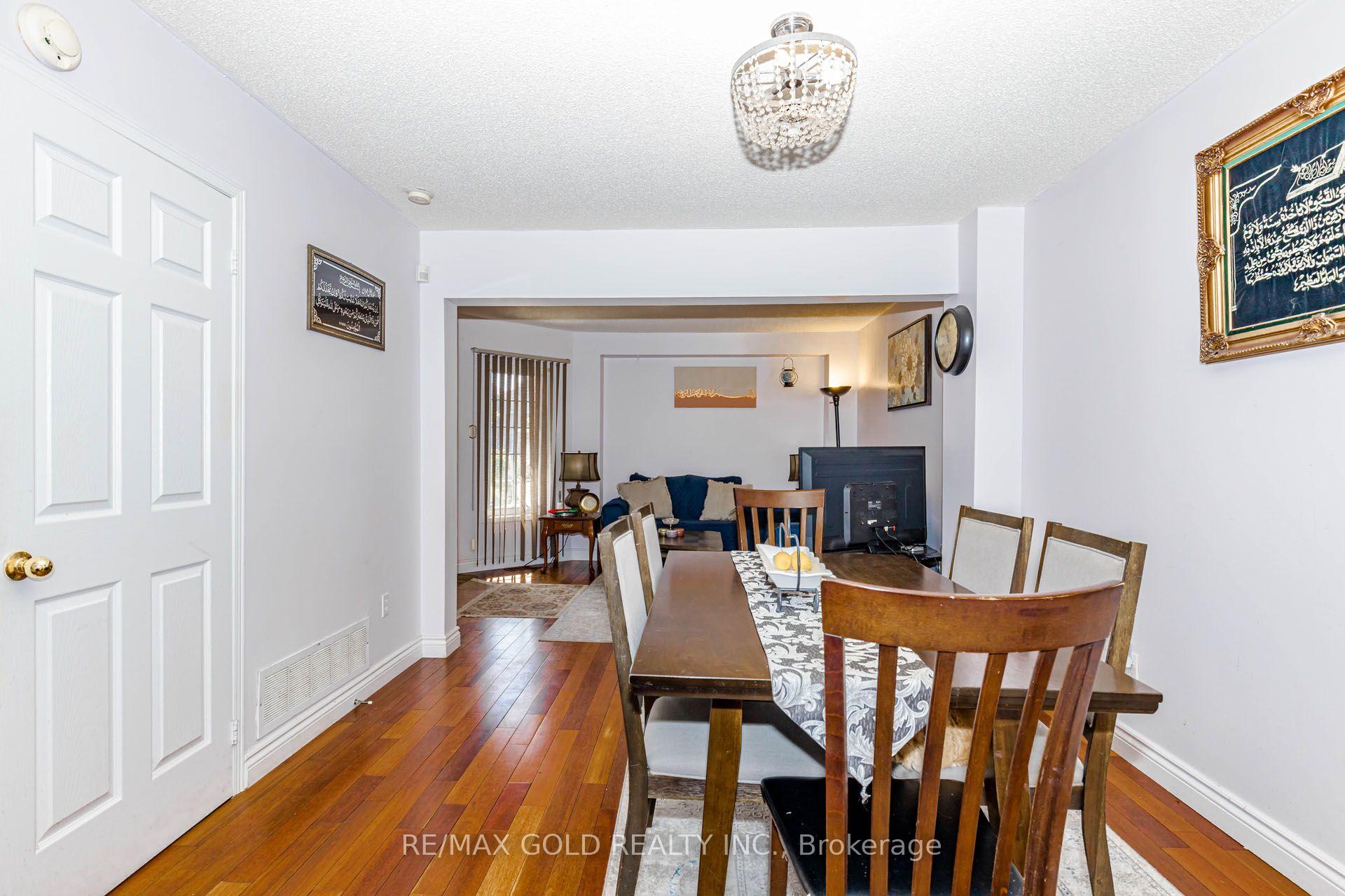 Photo 13 of 12 Mccleave Crescent, Brampton, Fletcher's West — HOMEH
