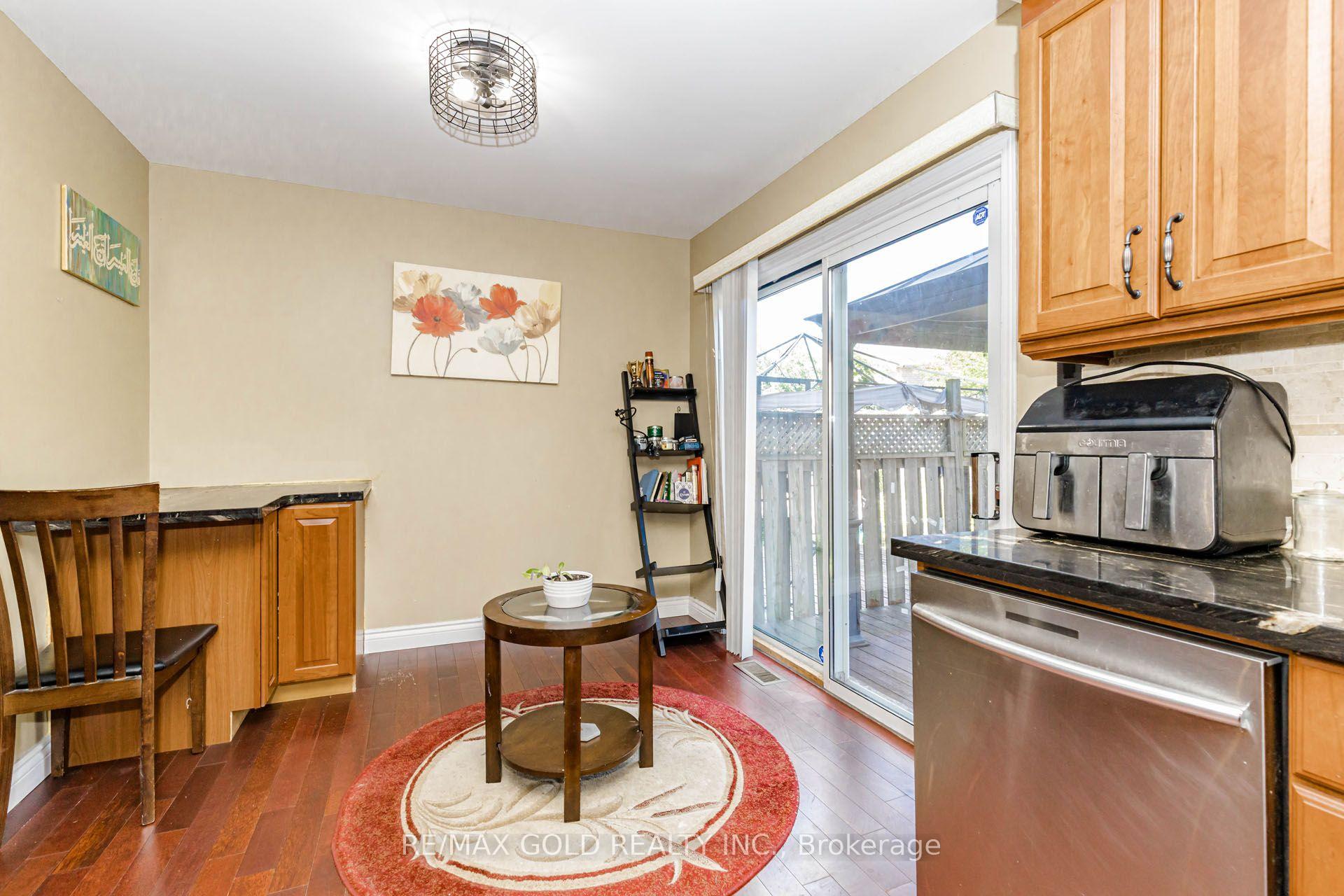 Photo 20 of 12 Mccleave Crescent, Brampton, Fletcher's West — HOMEH