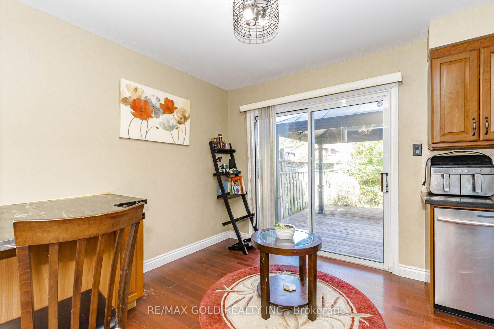 Photo 24 of 12 Mccleave Crescent, Brampton, Fletcher's West — HOMEH