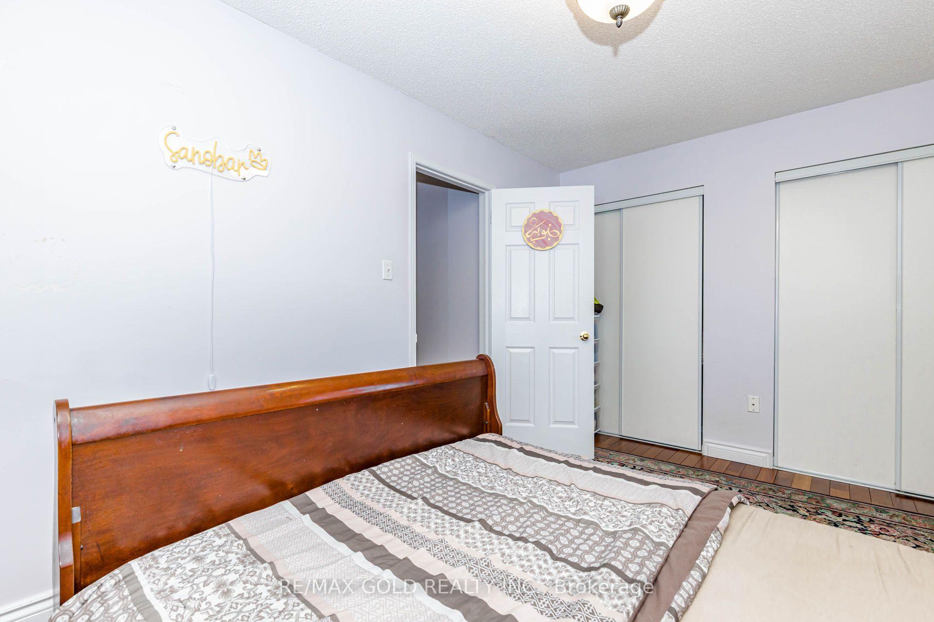 Photo 27 of 12 Mccleave Crescent, Brampton, Fletcher's West — HOMEH
