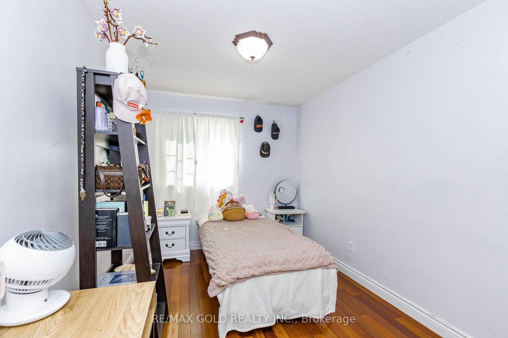 Photo 29 of 12 Mccleave Crescent, Brampton, Fletcher's West — HOMEH