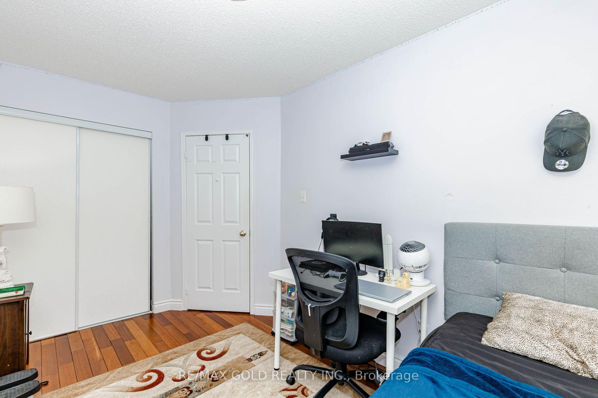 Photo 34 of 12 Mccleave Crescent, Brampton, Fletcher's West — HOMEH