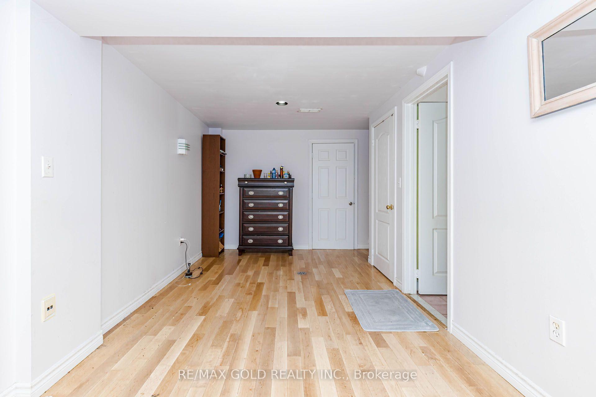Photo 38 of 12 Mccleave Crescent, Brampton, Fletcher's West — HOMEH