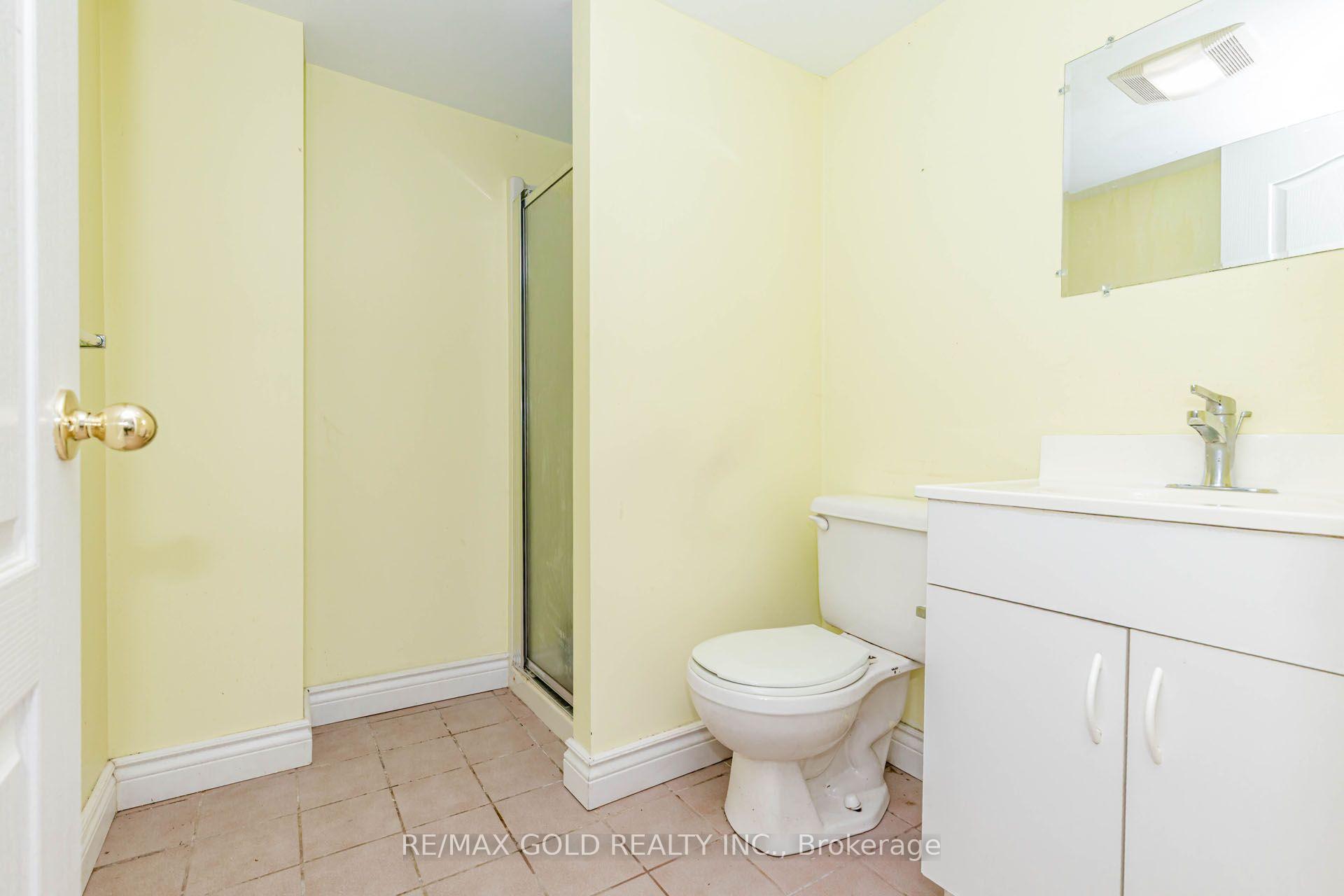 Photo 39 of 12 Mccleave Crescent, Brampton, Fletcher's West — HOMEH