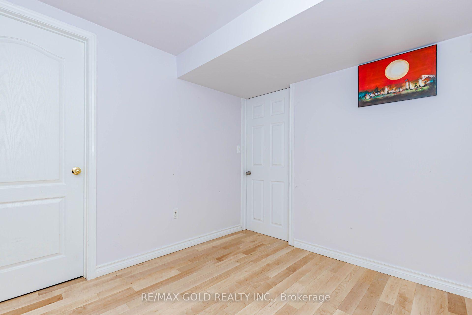 Photo 41 of 12 Mccleave Crescent, Brampton, Fletcher's West — HOMEH