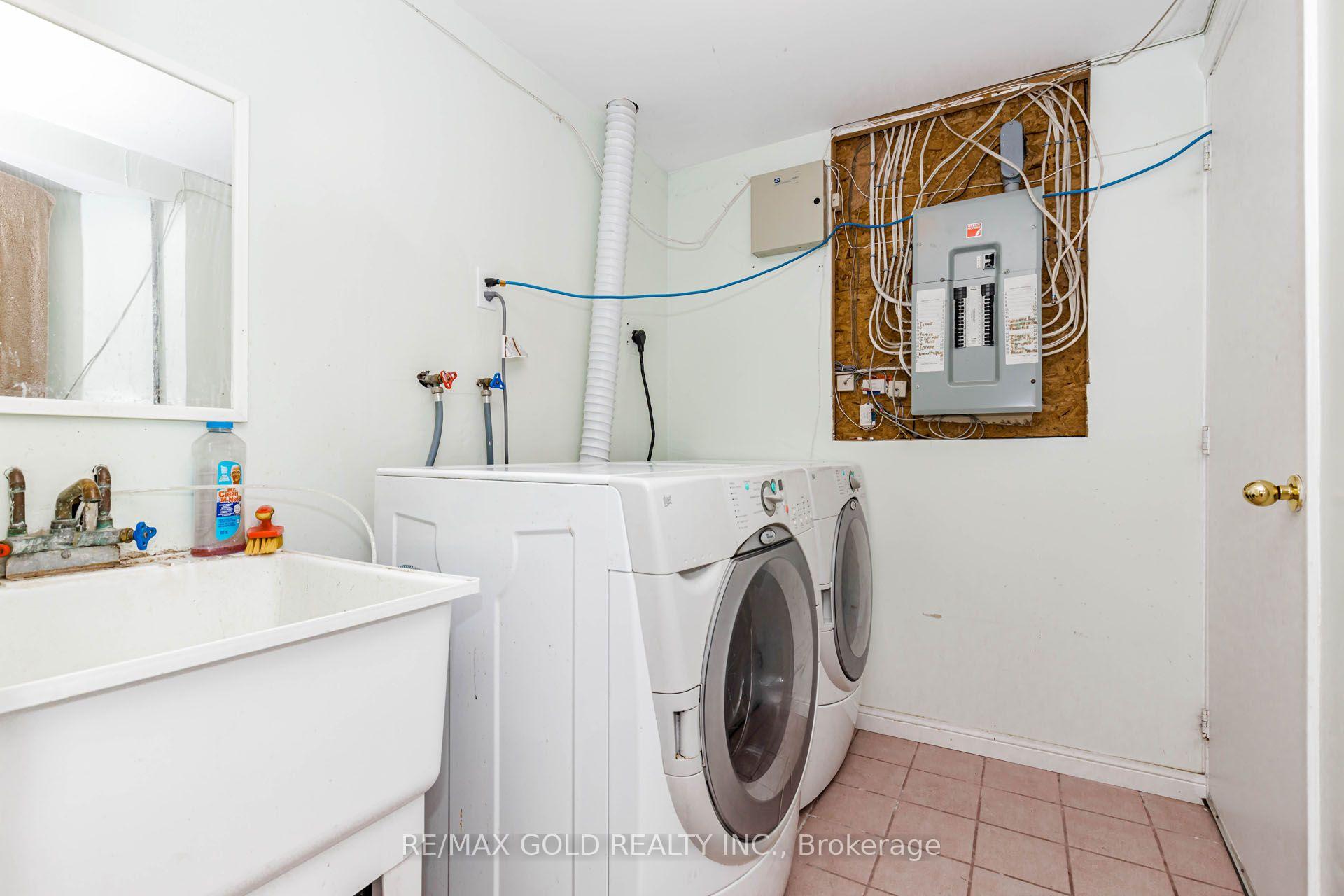 Photo 42 of 12 Mccleave Crescent, Brampton, Fletcher's West — HOMEH
