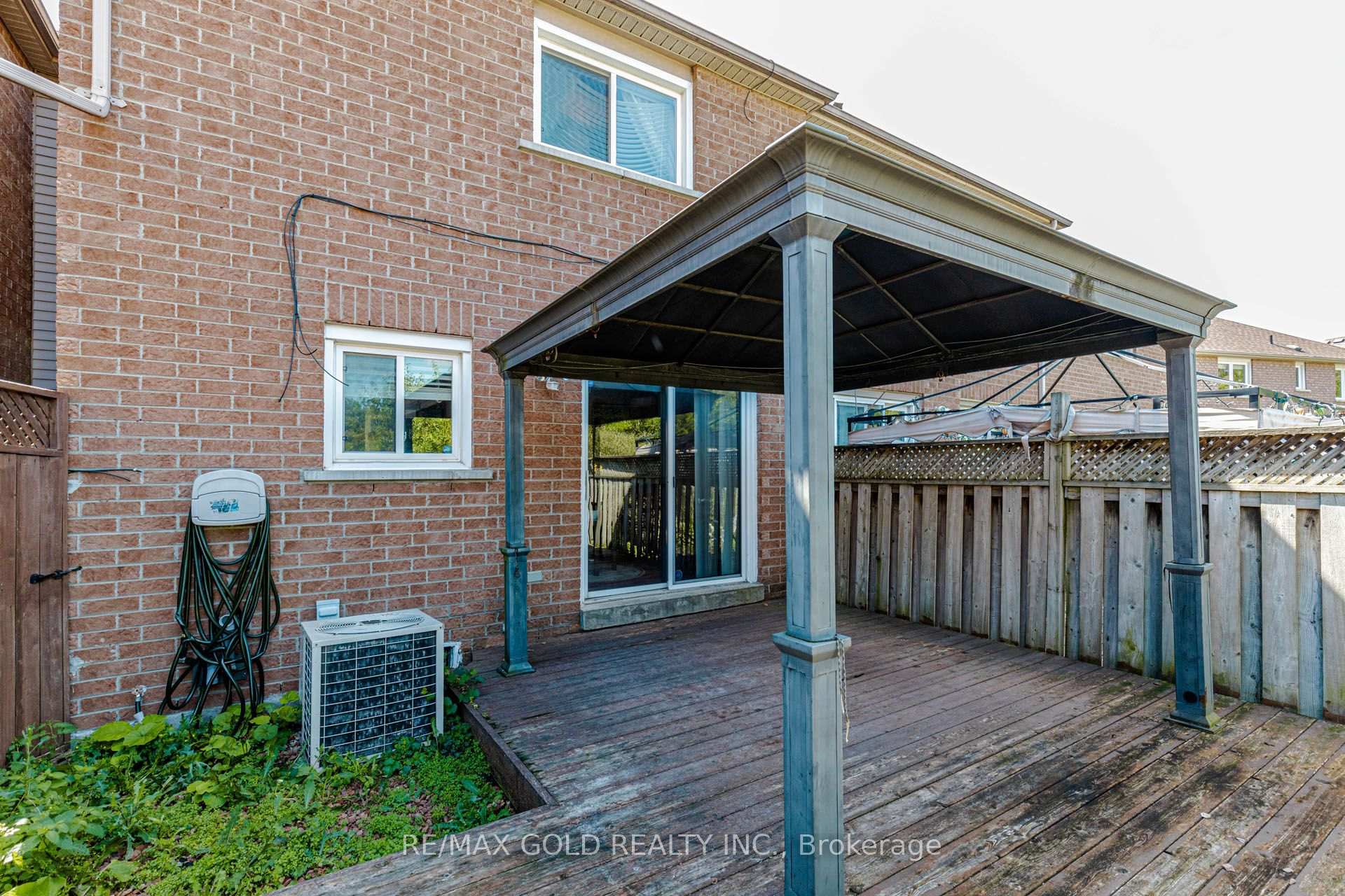 Photo 45 of 12 Mccleave Crescent, Brampton, Fletcher's West — HOMEH