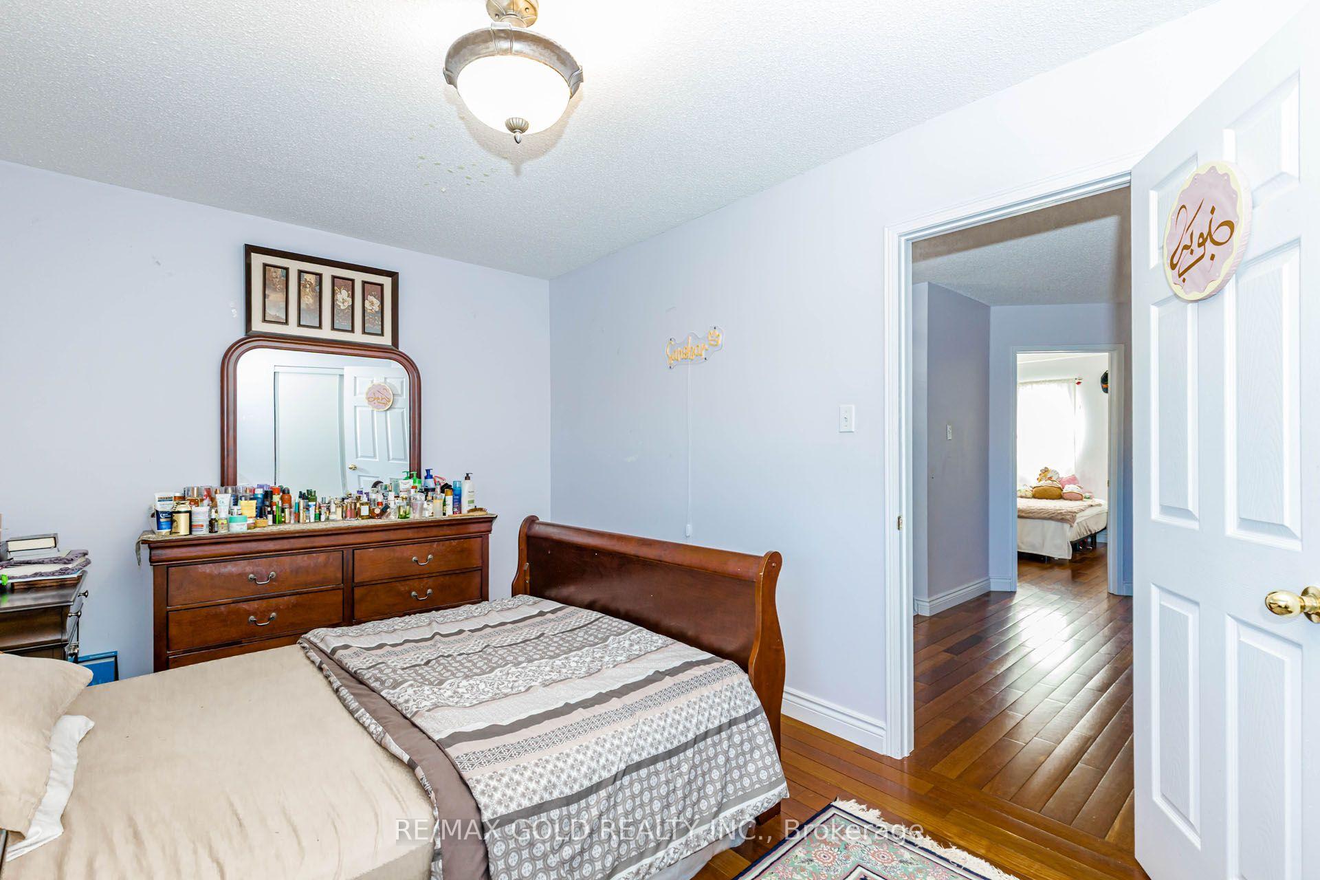 Photo 48 of 12 Mccleave Crescent, Brampton, Fletcher's West — HOMEH