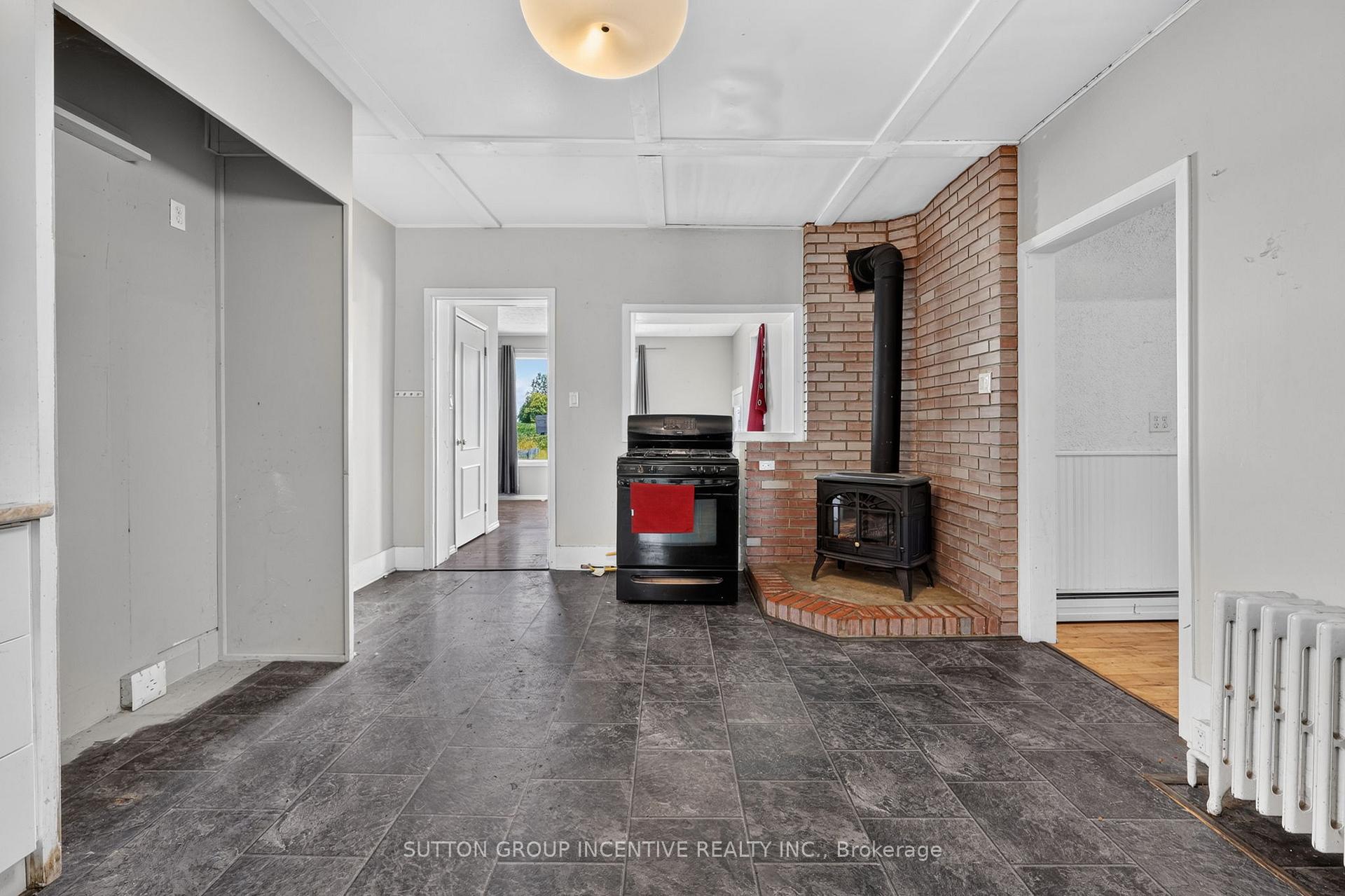 Photo 13 of 160 Rue Lafontaine Road W, Tiny, Rural Tiny — HOMEH