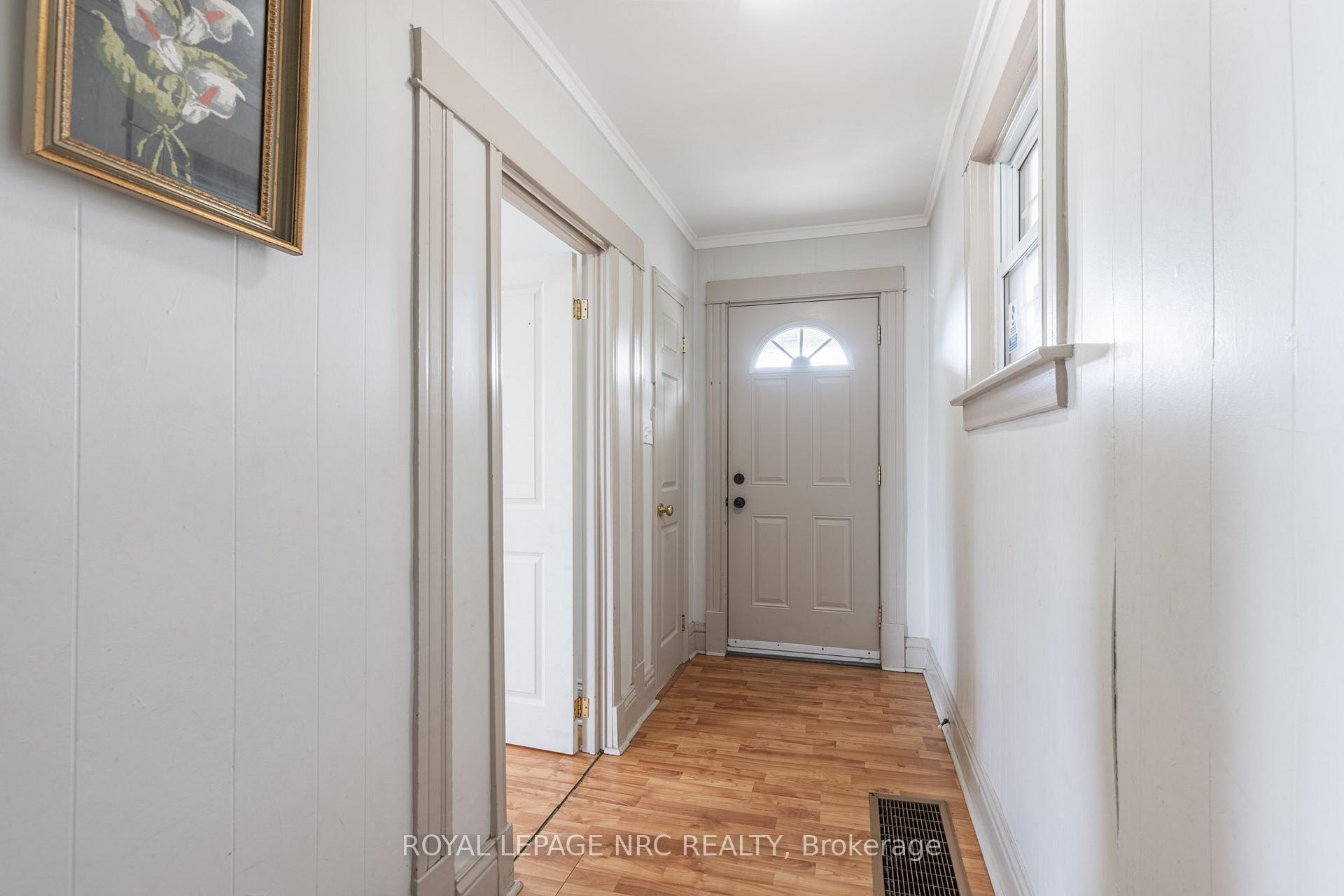 Photo 3 of 44 Carlisle Street, St. Catharines, Downtown — HOMEH