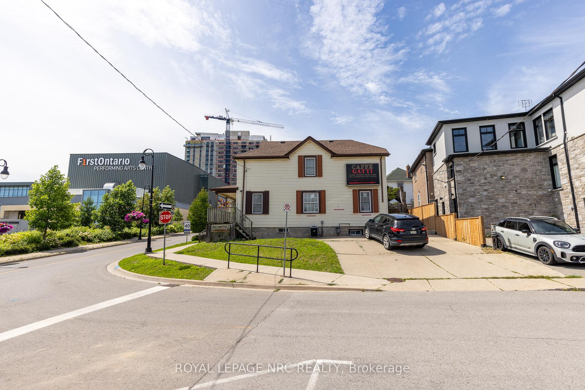 Photo 30 of 44 Carlisle Street, St. Catharines, Downtown — HOMEH