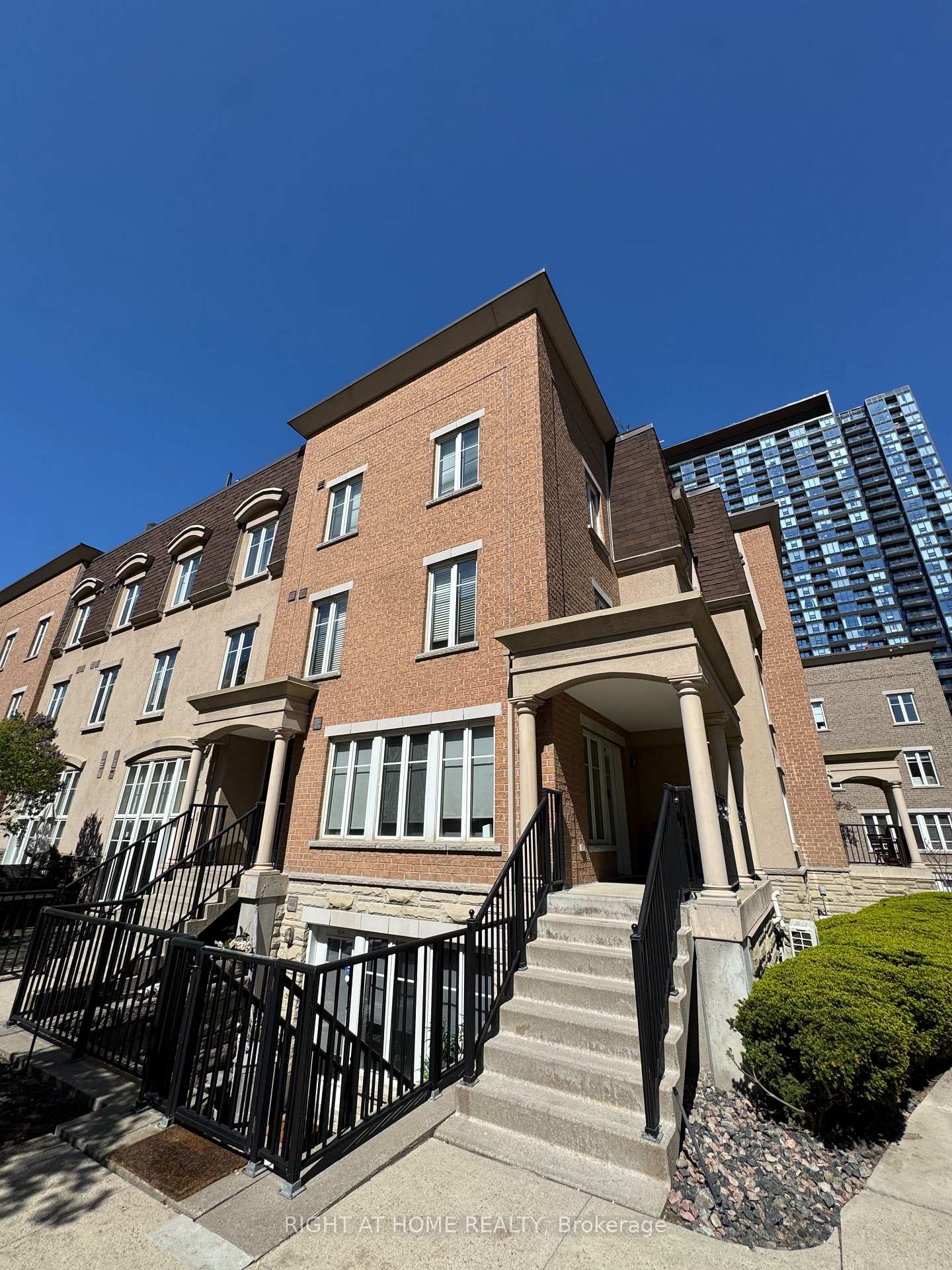 Photo 1 of Unit 425, 34 Western Battery Road, Toronto, Niagara — HOMEH