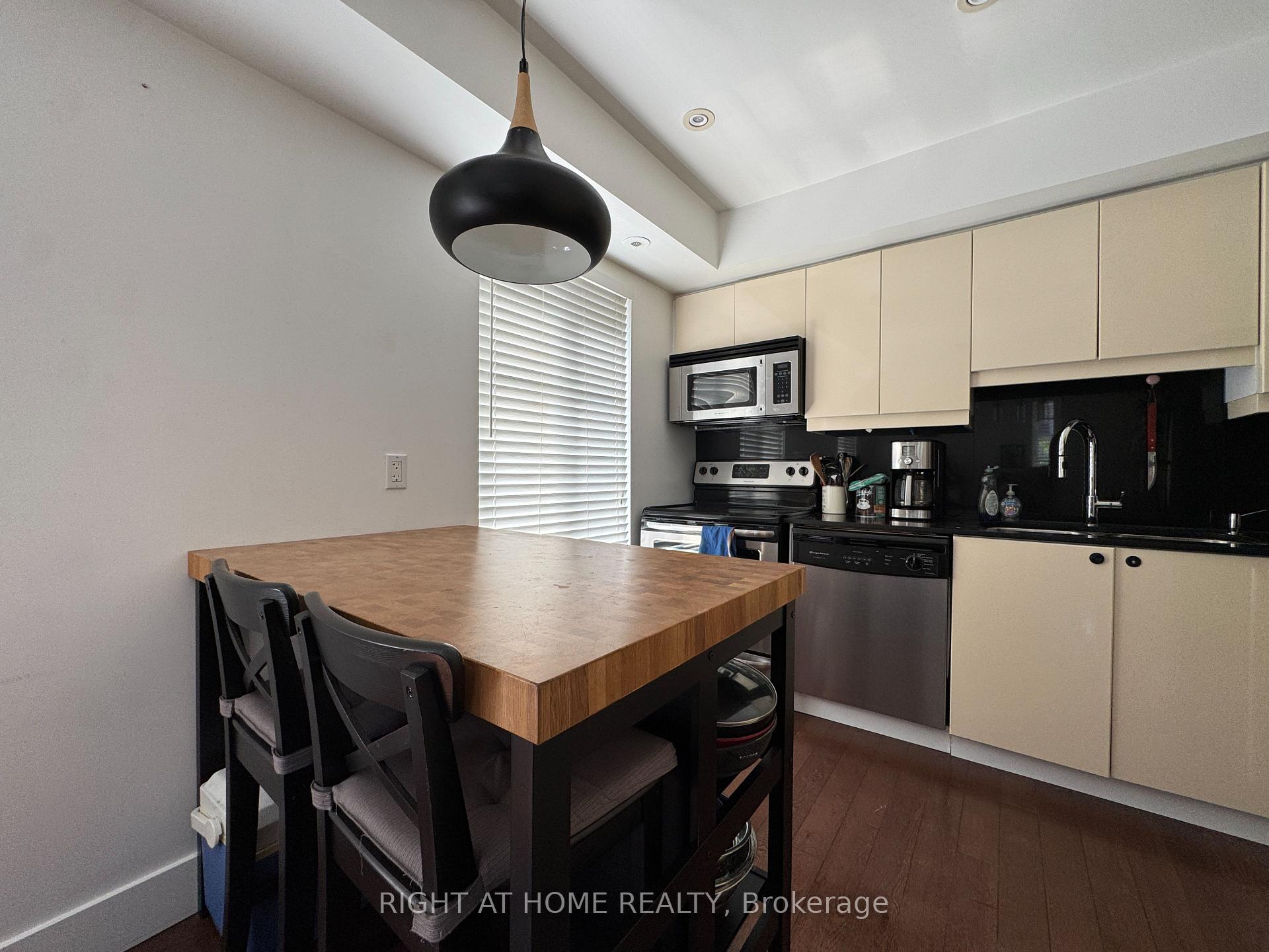 Photo 4 of Unit 425, 34 Western Battery Road, Toronto, Niagara — HOMEH