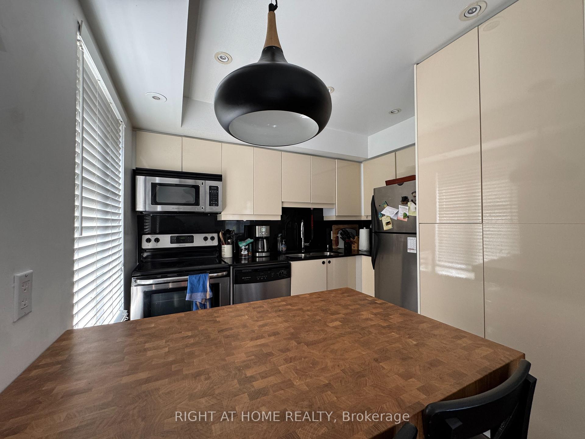 Photo 5 of Unit 425, 34 Western Battery Road, Toronto, Niagara — HOMEH
