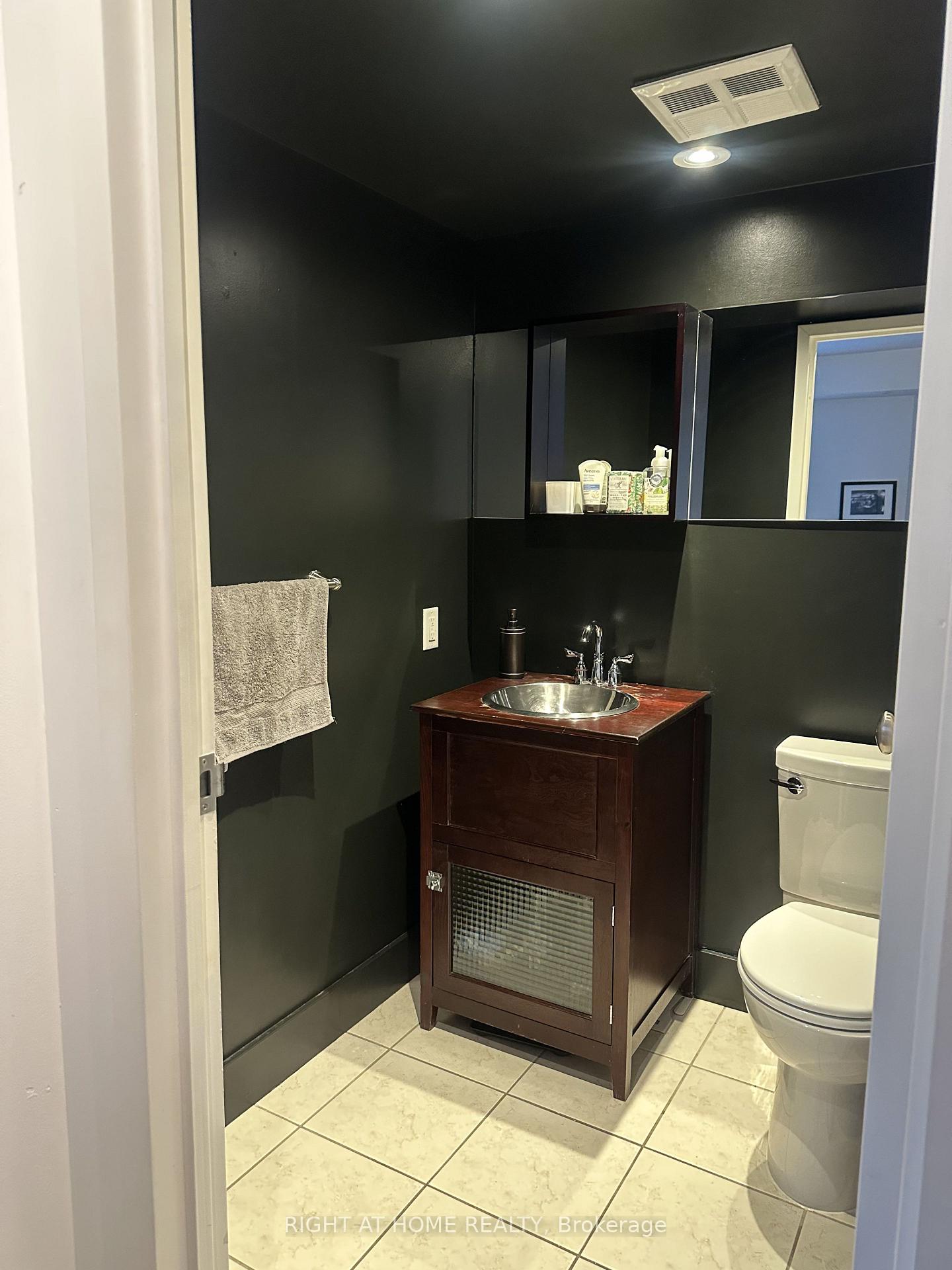 Photo 9 of Unit 425, 34 Western Battery Road, Toronto, Niagara — HOMEH