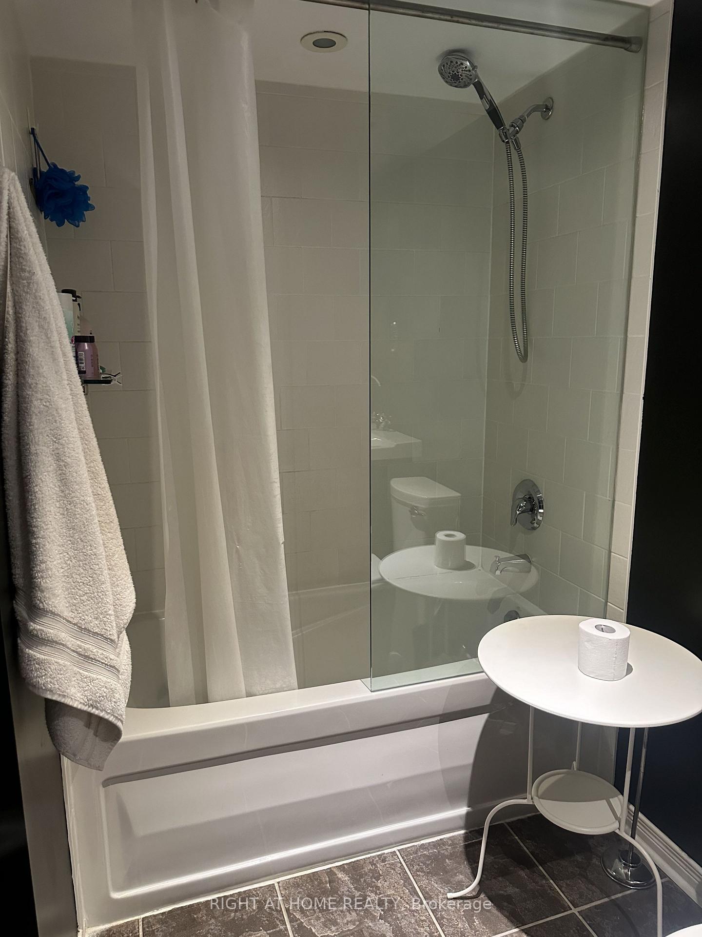 Photo 11 of Unit 425, 34 Western Battery Road, Toronto, Niagara — HOMEH